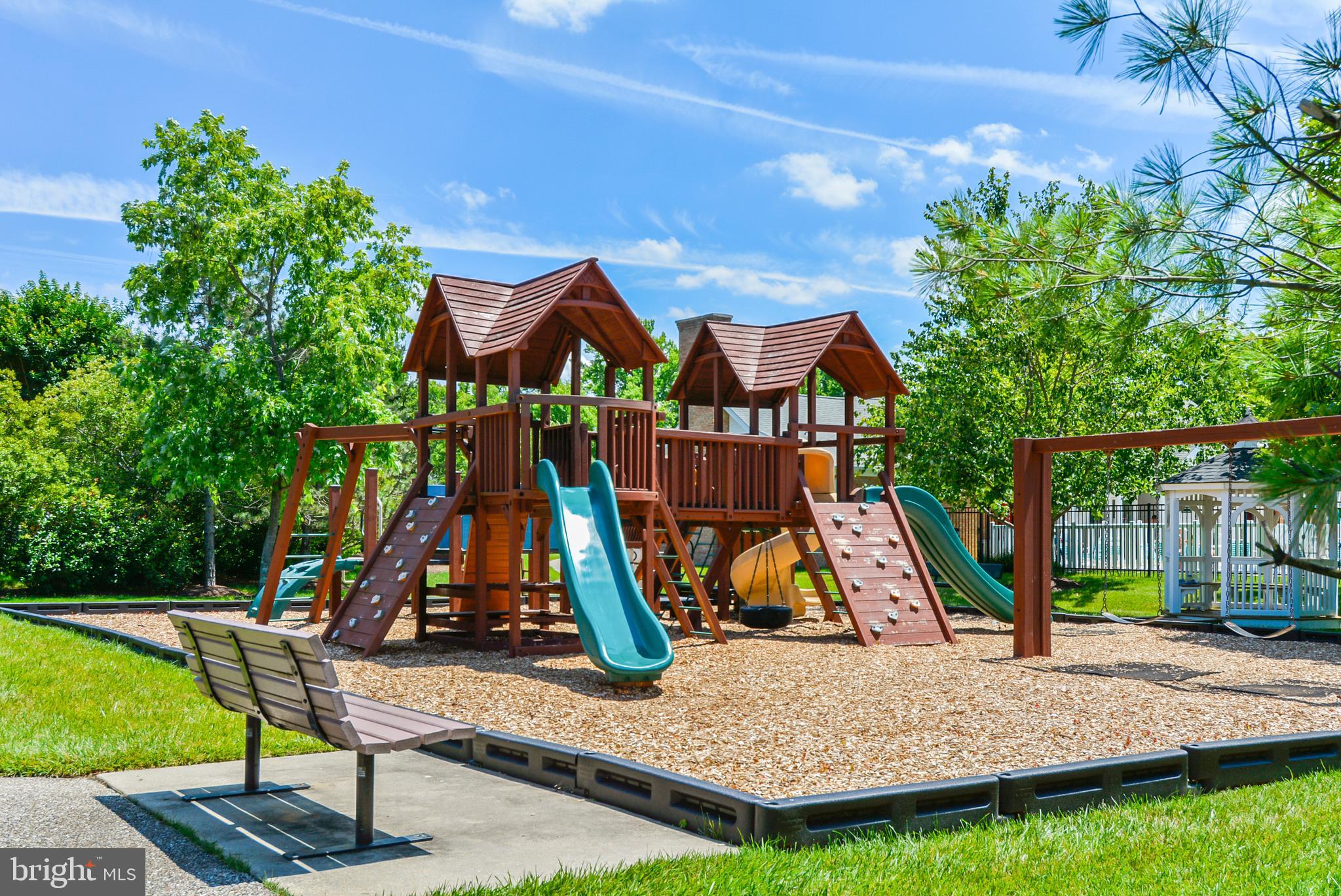 SOUTH RIVER COLONY - Residential