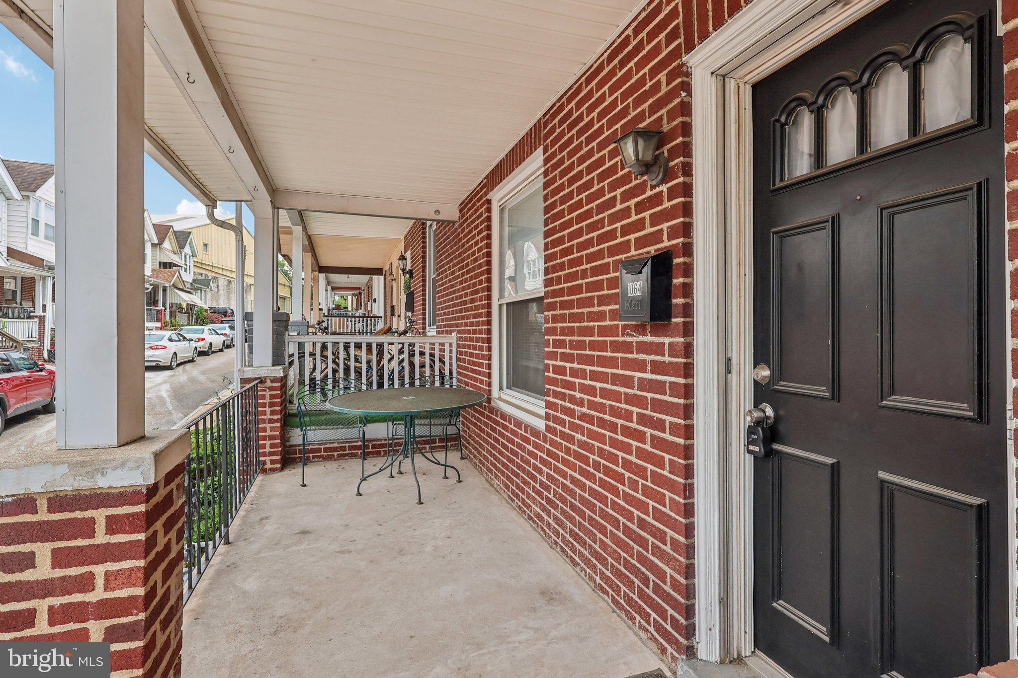 1064 FLOYD TERRACE