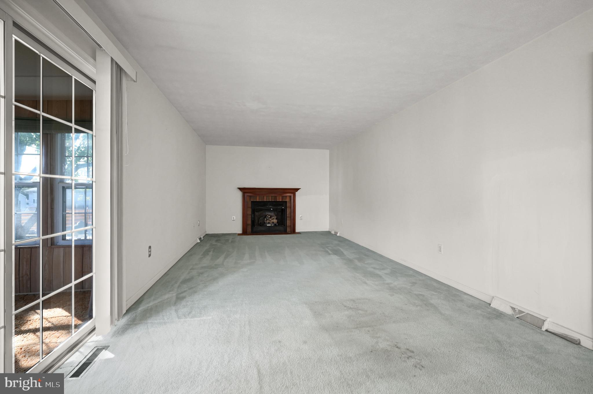 COLONIAL ACRES - Residential
