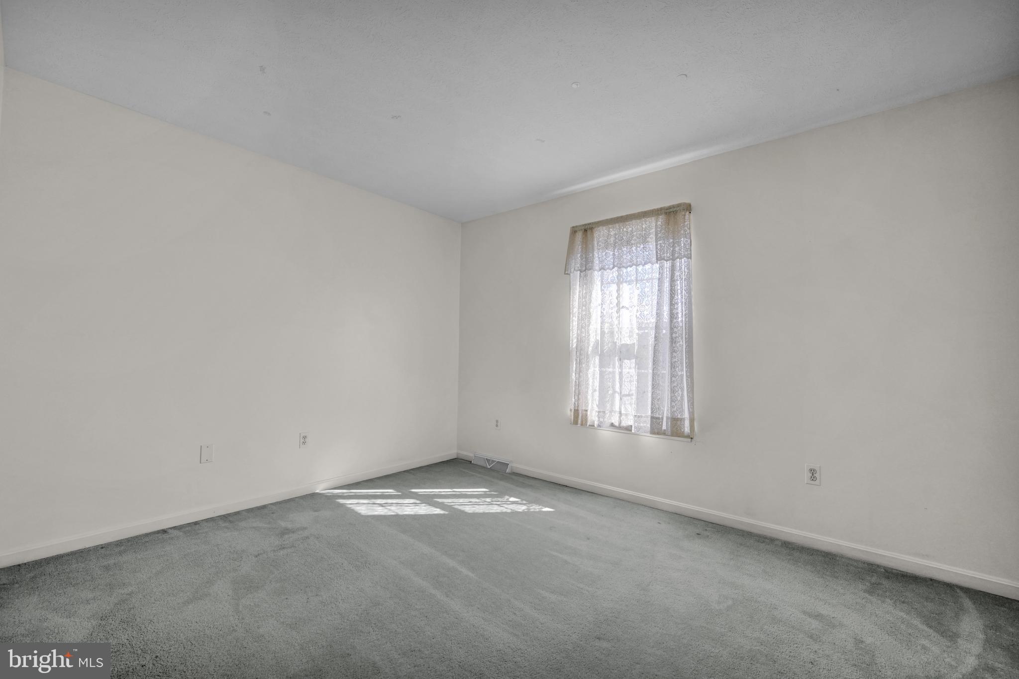 COLONIAL ACRES - Residential