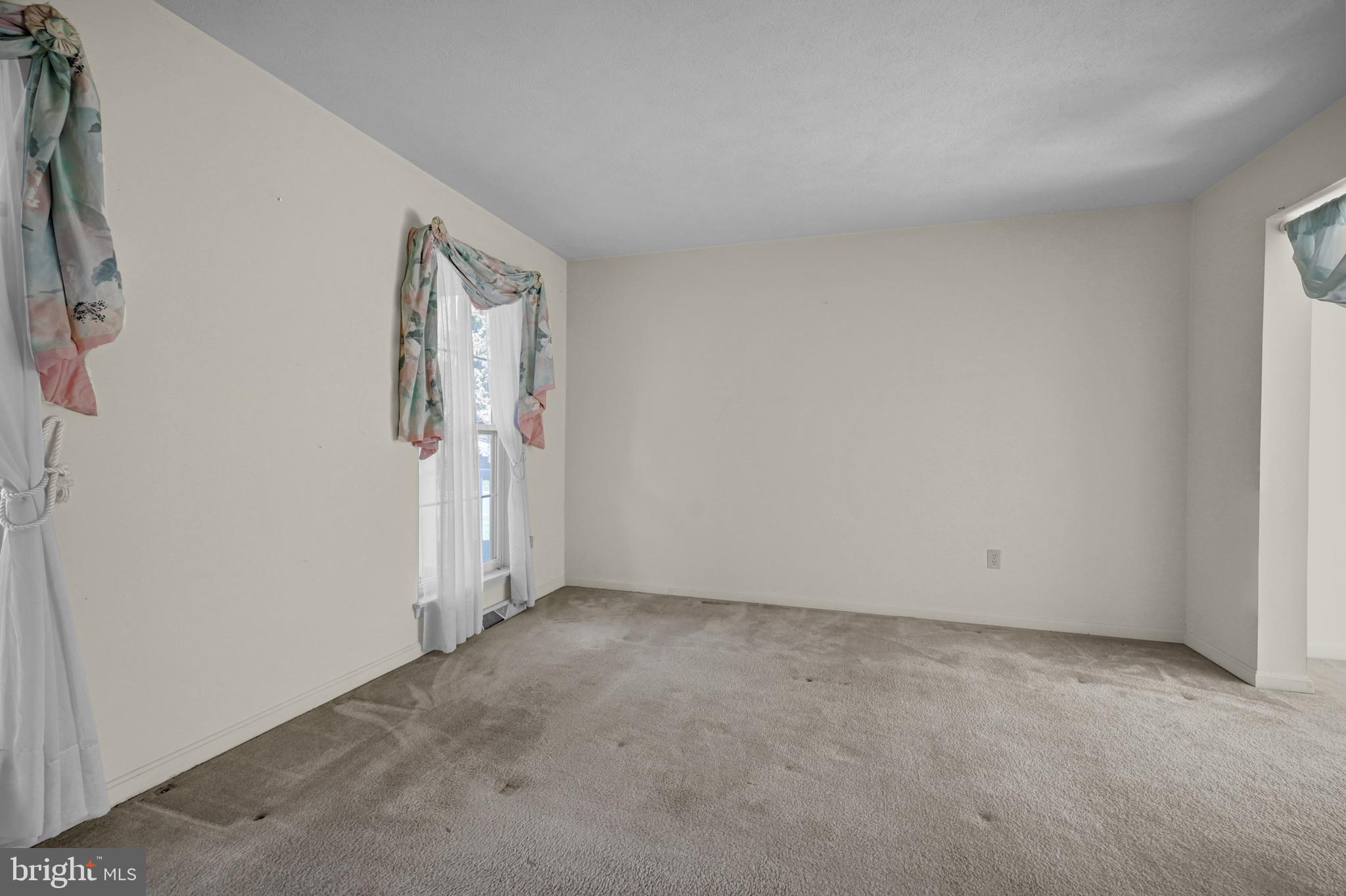 COLONIAL ACRES - Residential