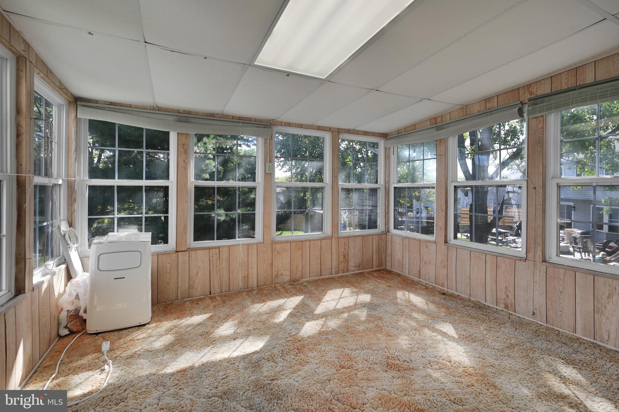 COLONIAL ACRES - Residential