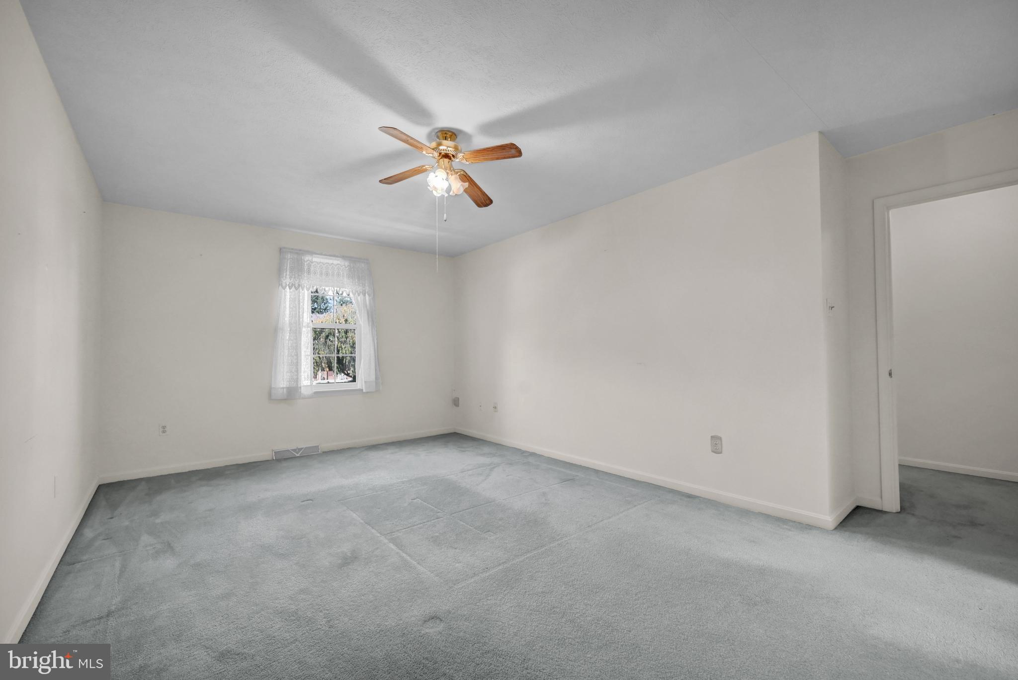 COLONIAL ACRES - Residential
