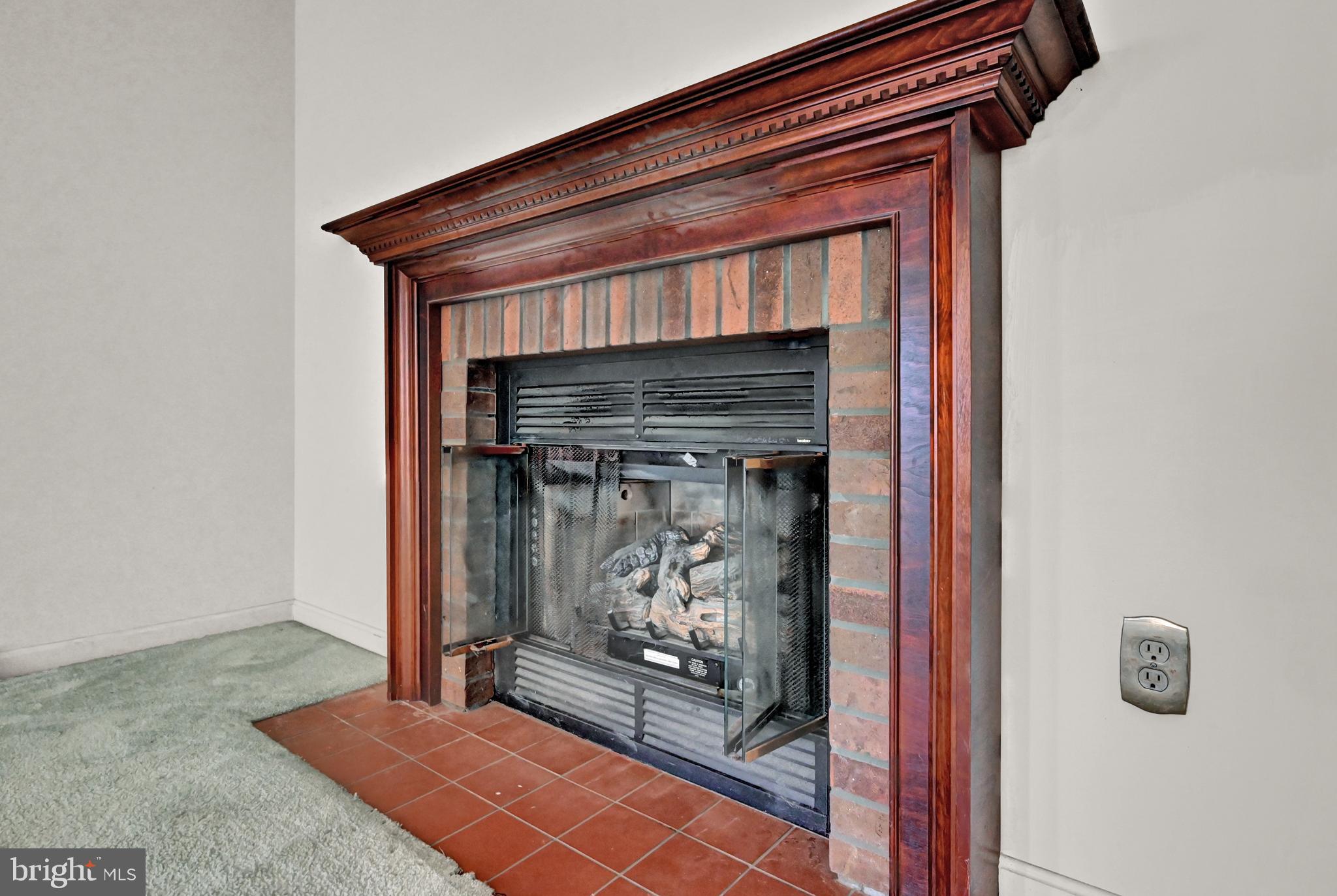 COLONIAL ACRES - Residential