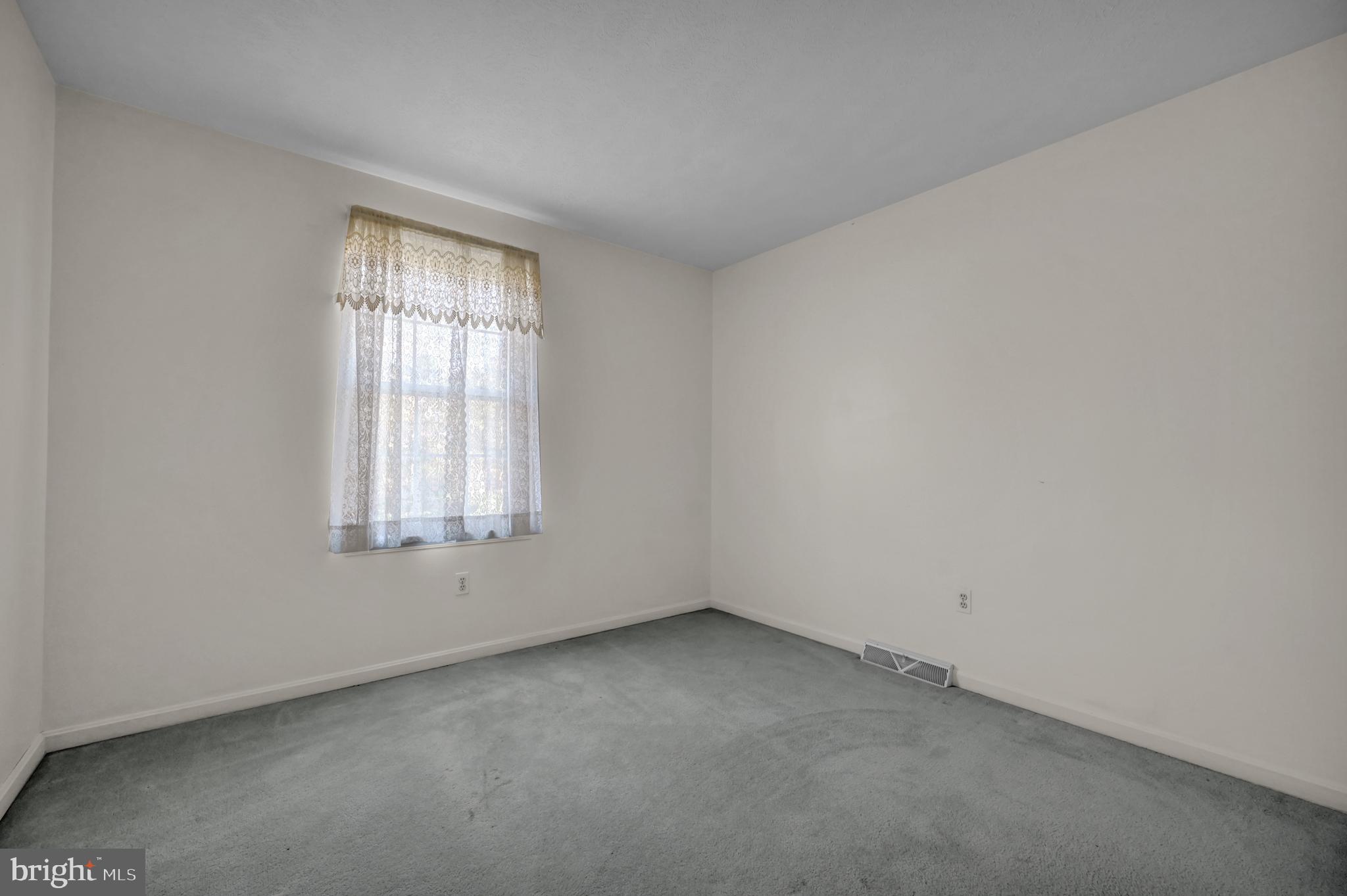 COLONIAL ACRES - Residential