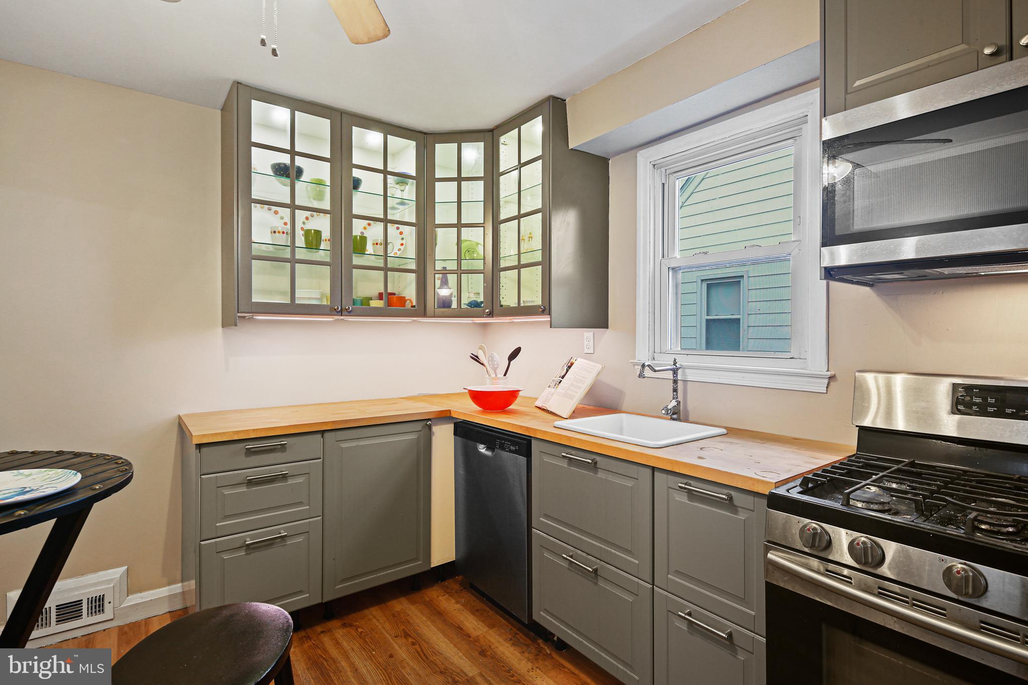 OAKLAND TERRACE - Residential