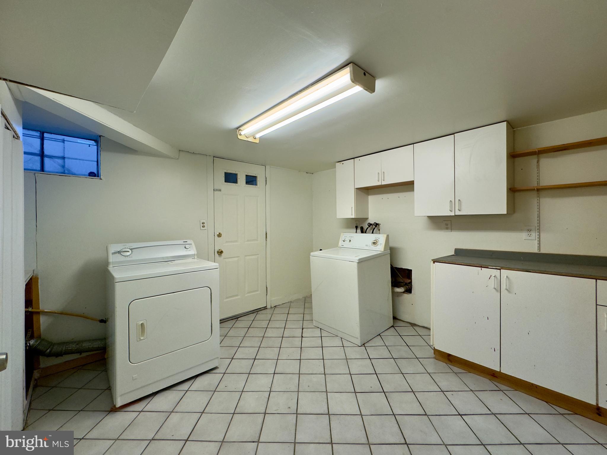 GREEKTOWN - Residential Lease