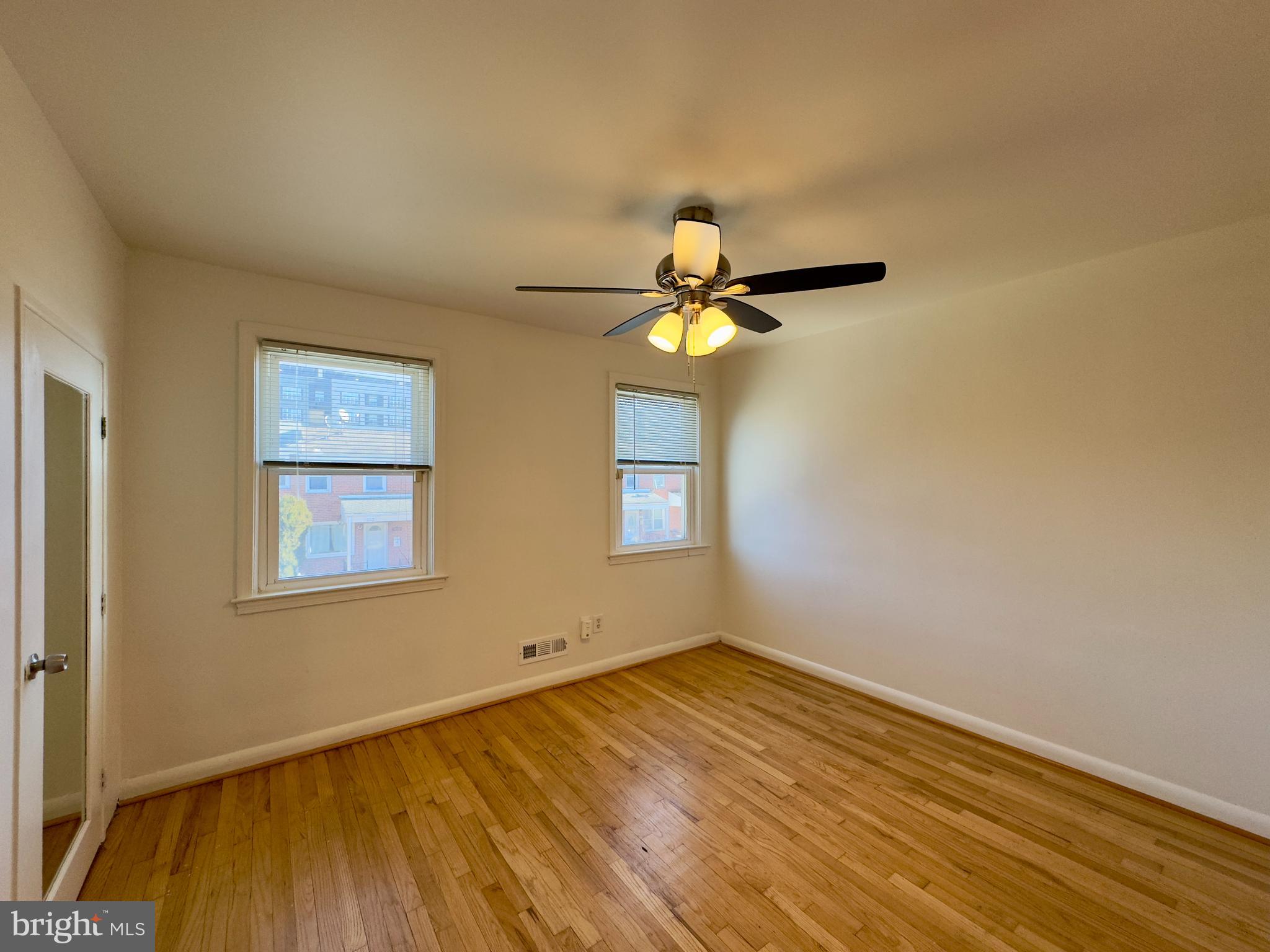 GREEKTOWN - Residential Lease