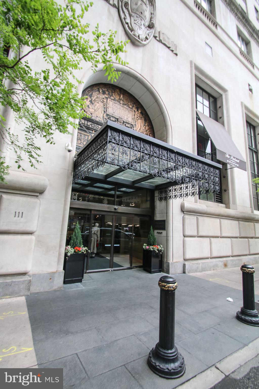 Amazing southwest corner 2 bedroom, 2 full bath unit on the 21st floor in historic high-rise: The Packard Grande! Heart-of-the-city location can not be better. Steps away from everything you will ever need or want: Dilworth Park with its lush summer lawn, tree groves, cafe, and fountain, which converts to an ice skating rink in winter; Plenty of fantastic dining options; Magnificent theaters and concert halls; One-of-a-kind shopping & nightlife, all right outside your door. The location is super-convenient, a short walk to Rittenhouse Square, close to I-676, I-95 & public transportation. Enter the luxurious newly renovated lobby and you are immediately at home in the lobby with 24-hour concierge and security. Condo has an entry foyer with a coat closet, light hardwood floors, huge windows, an open kitchen with granite counter tops, kitchen island with breakfast bar, pantry and energy-efficient stainless steel appliances. This light-filled corner unit has stunning city skyline views and 9ft ceilings. The master bedroom suite comes with a spacious light filled bedroom, en-suite spa-like bathroom with marble floors, ceramic tile and granite vanity, sumptuous closet space, full-size Washer/Dryer combo. Large second bedroom has a nice closet space and is perfect for a spare bedroom or office. Hall bathroom is outfitted with marble floors, ceramic tile, and granite vanity. This condo is fully equipped with an energy-saving Nest thermostat, Sonos in-ceiling speaker system and smart-home lights. The Packard Grande building has amazing amenities located on the P4 level, including a roof top deck, state-of-the-art fitness center, community room, conference room & laundry room. Building offers dry cleaning drop off service and storage units for an additional fee. Privately-owned valet parking garage across the street is a great convenience. This property is a must see!