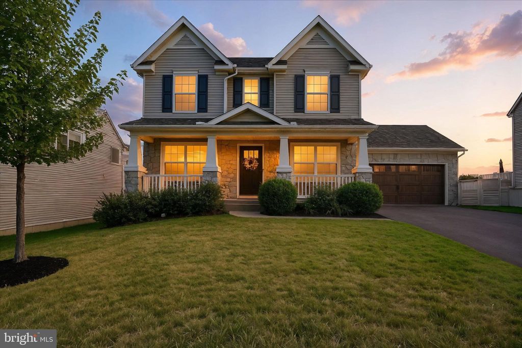 Photo of 705 Seaton Drive, YORK, PA 17402 (MLS # PAYK2090198)