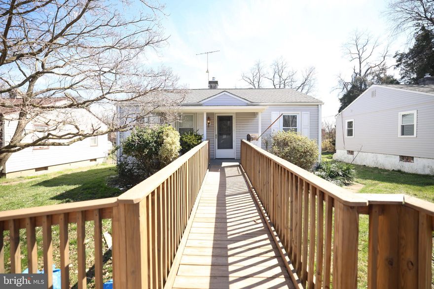 Welcome to this inviting three-bedroom, two-bathroom home nestled in a tranquil neighborhood. Boasting modern amenities and spacious interiors, this residence offers comfortable living for families or individuals seeking a cozy retreat. Three bedrooms for ample accommodation space. Two bathrooms for convenience and privacy. Bright and airy living room with large windows. Updated kitchen with stainless steel appliances and granite countertops. Dining area perfect for family meals or entertaining guests
Two additional bedrooms ideal for children, guests, or home office space
Well-maintained backyard with a patio for outdoor relaxation and gathering
Central heating and cooling system for year-round comfort
Close proximity to schools, parks, shopping centers, and major transportation routes
This charming home offers a perfect blend of modern comforts and traditional charm. Don't miss the opportunity to make it yours and create lasting memories with loved ones. Schedule a viewing today!