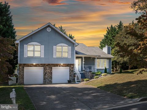 Photo of 609 Crystal Court, WINCHESTER, VA 22601 (MLS # VAWI2009040) Photo of 609 Crystal Court, WINCHESTER, VA 22601 (MLS # VAWI2009040)
