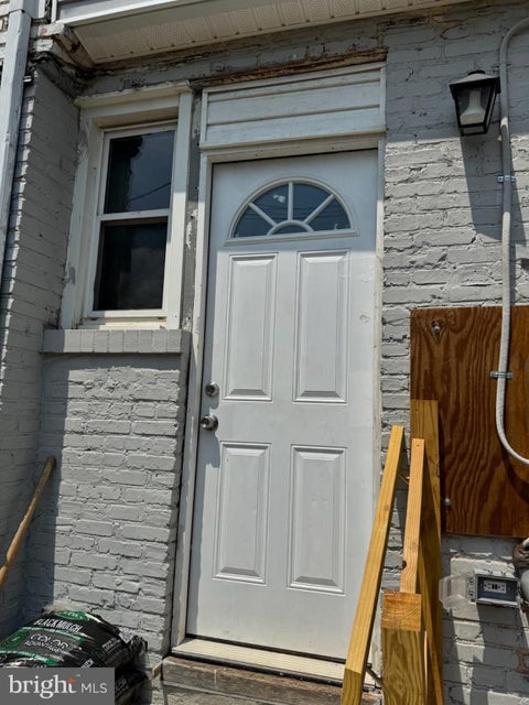 Townhouse For Sale - 3327 Elmley Avenue<br/> BALTIMORE, MD 21213