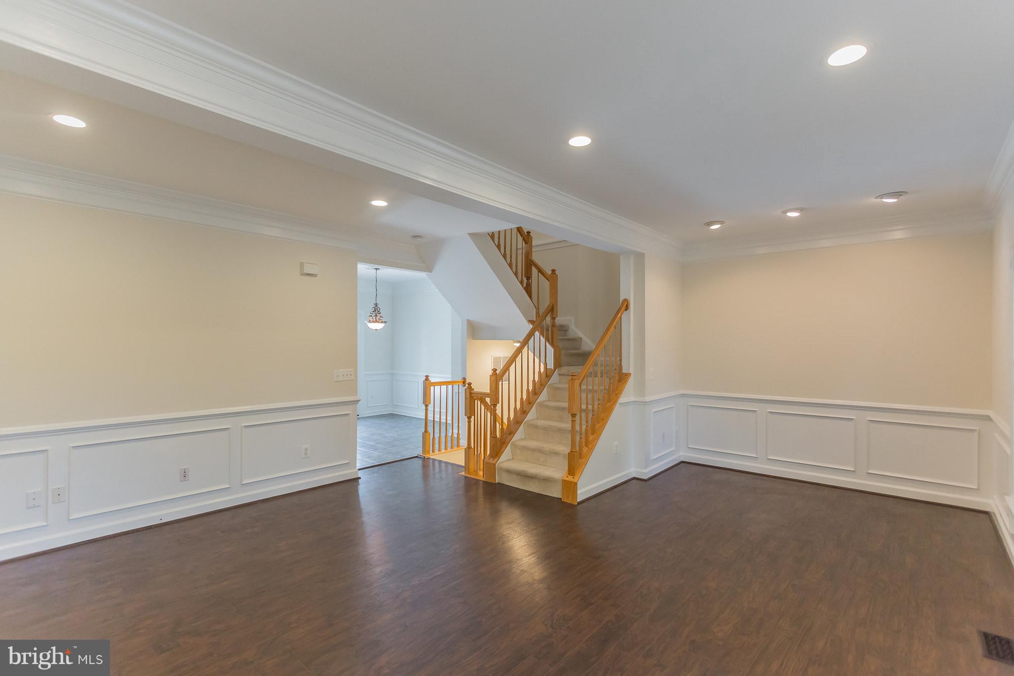 SOMERSET - Residential