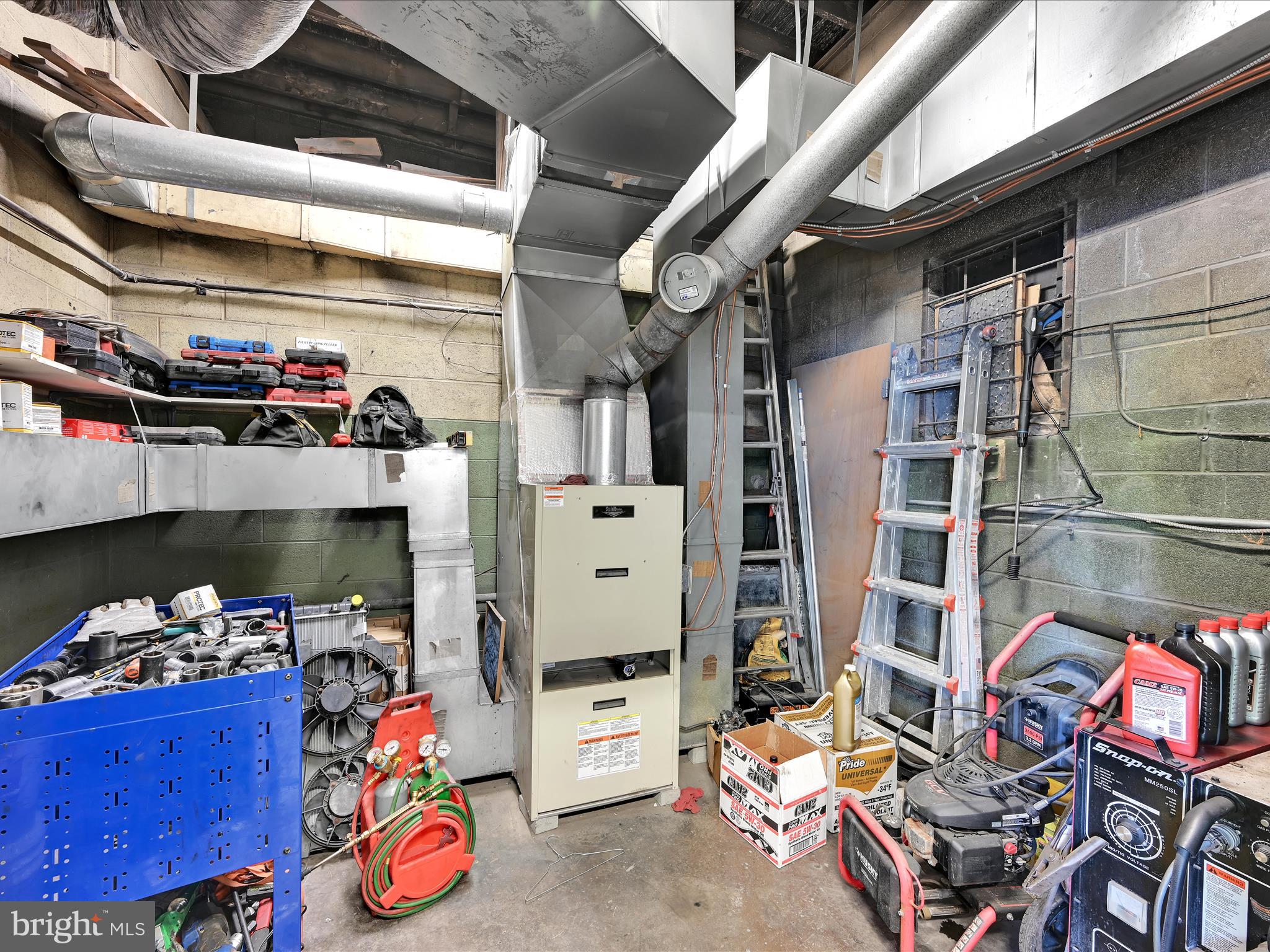 SOUTH SIDE OF CITY - Commercial Sale