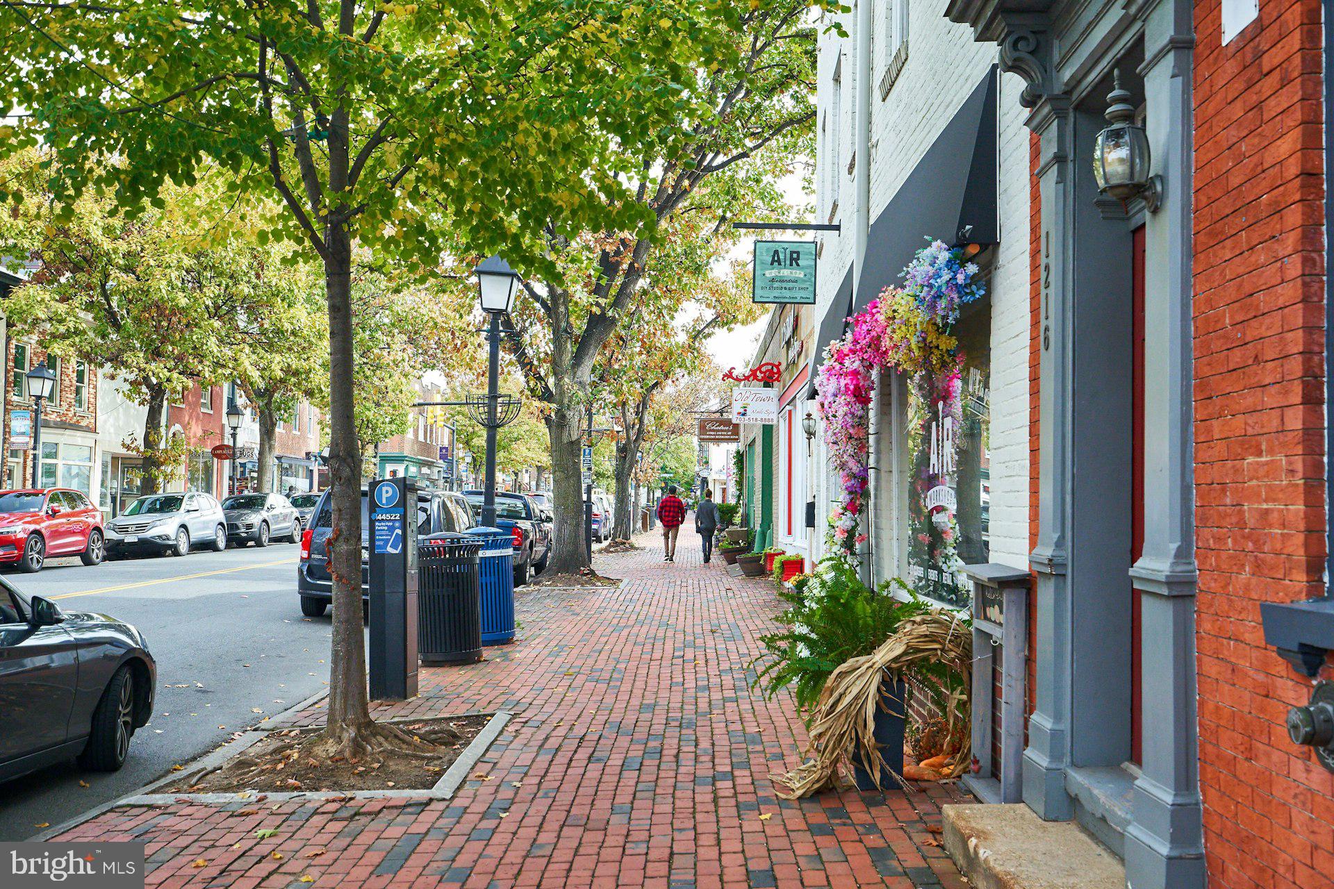 WOLFE ALLEY - Residential