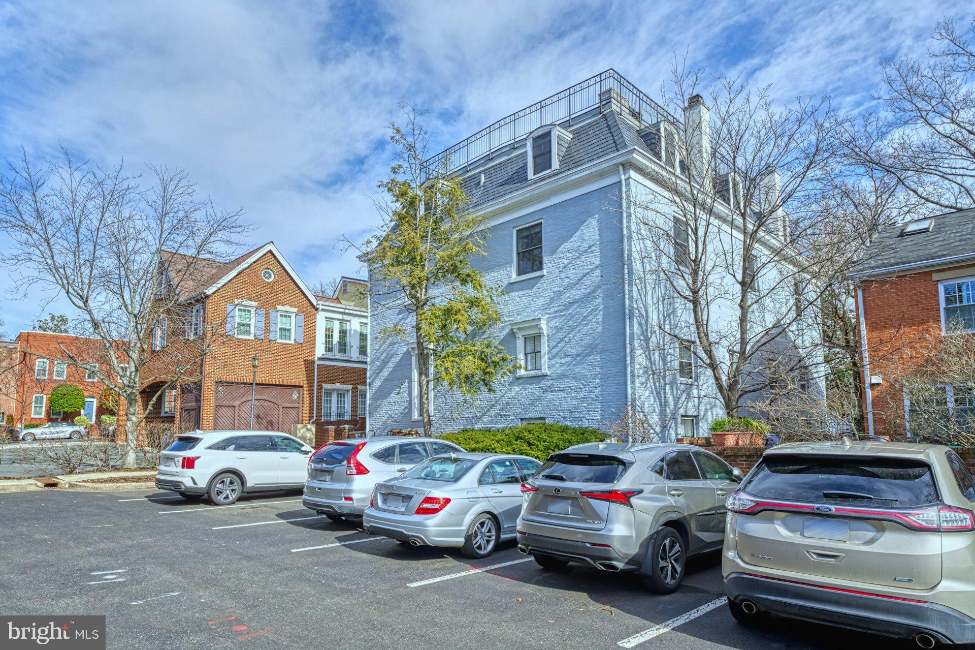 WOLFE ALLEY - Residential