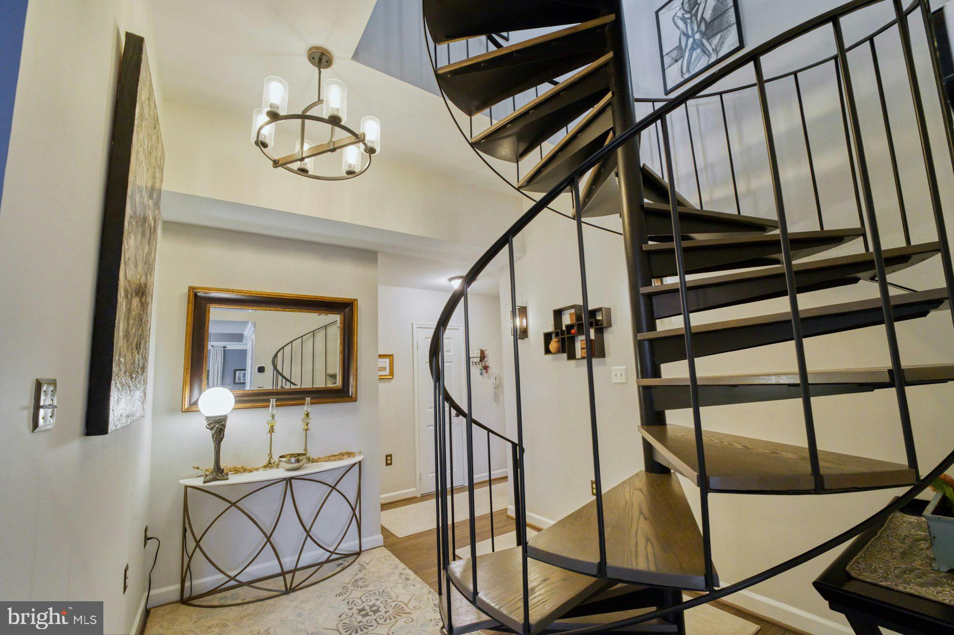 WOLFE ALLEY - Residential