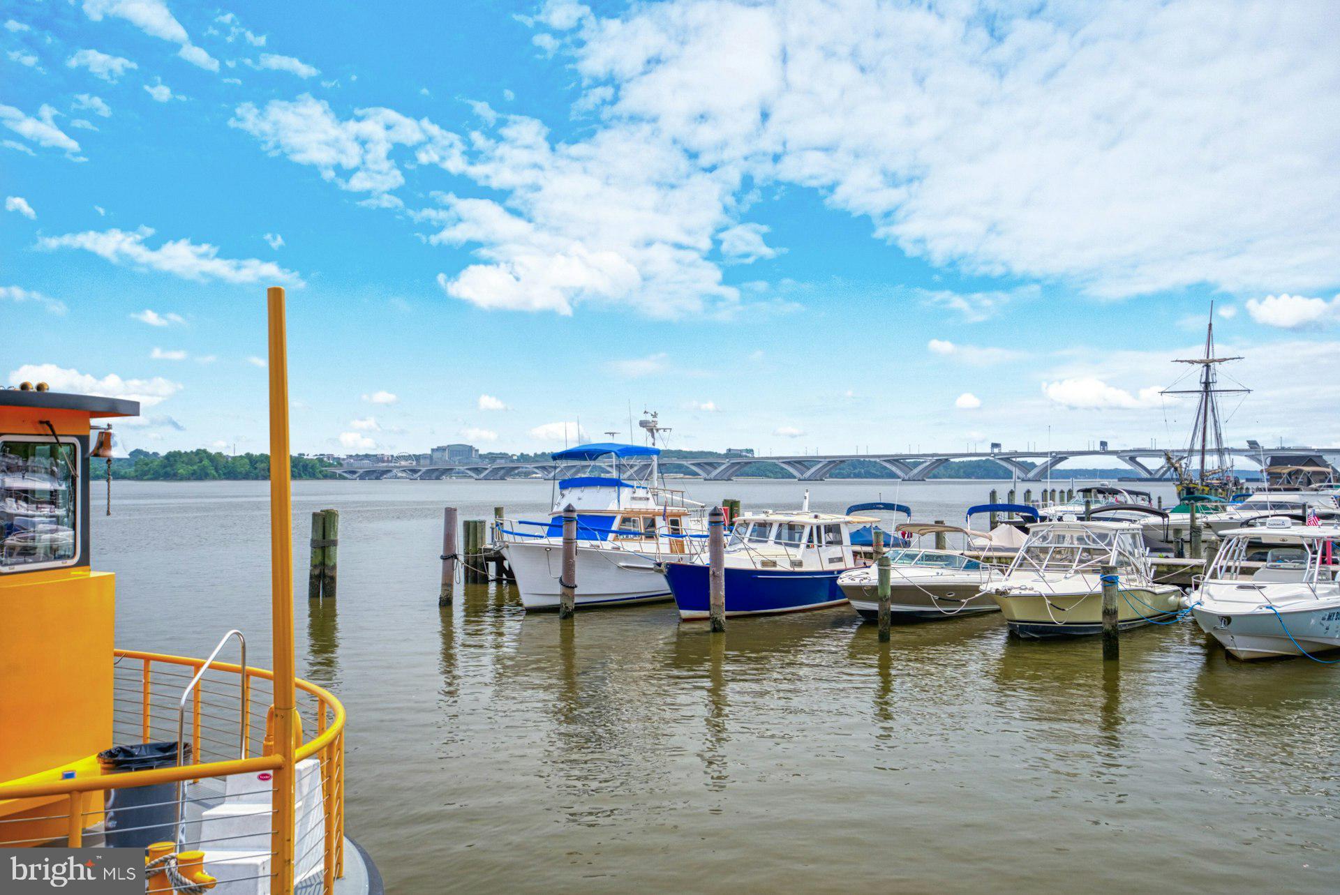 WOLFE ALLEY - Residential