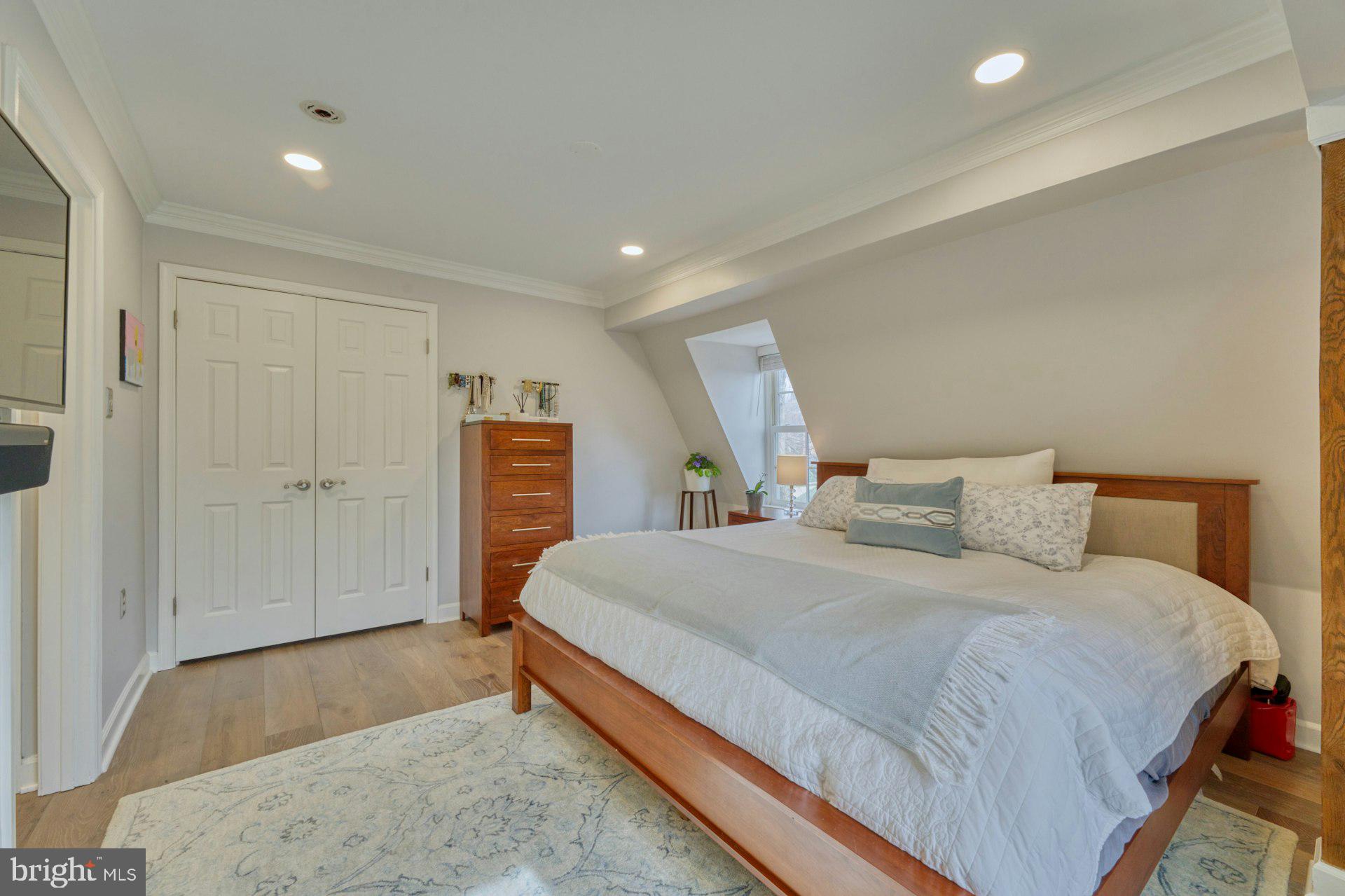 WOLFE ALLEY - Residential