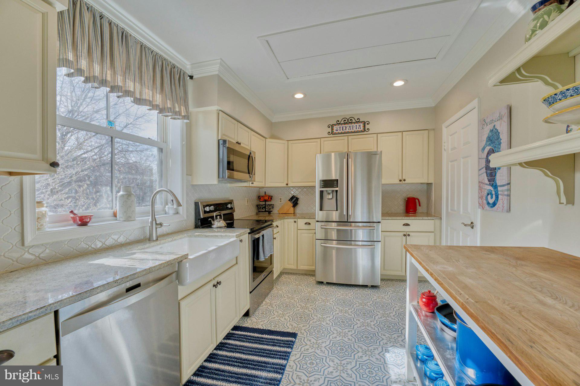 WOLFE ALLEY - Residential