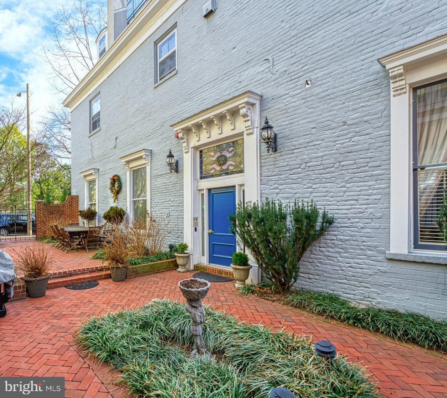 WOLFE ALLEY - Residential