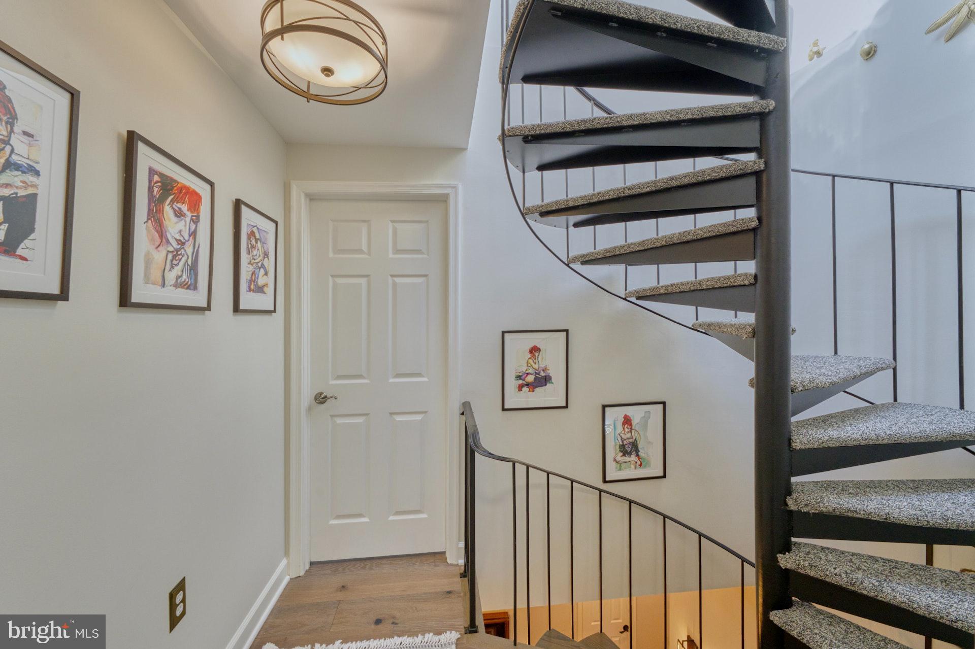 WOLFE ALLEY - Residential