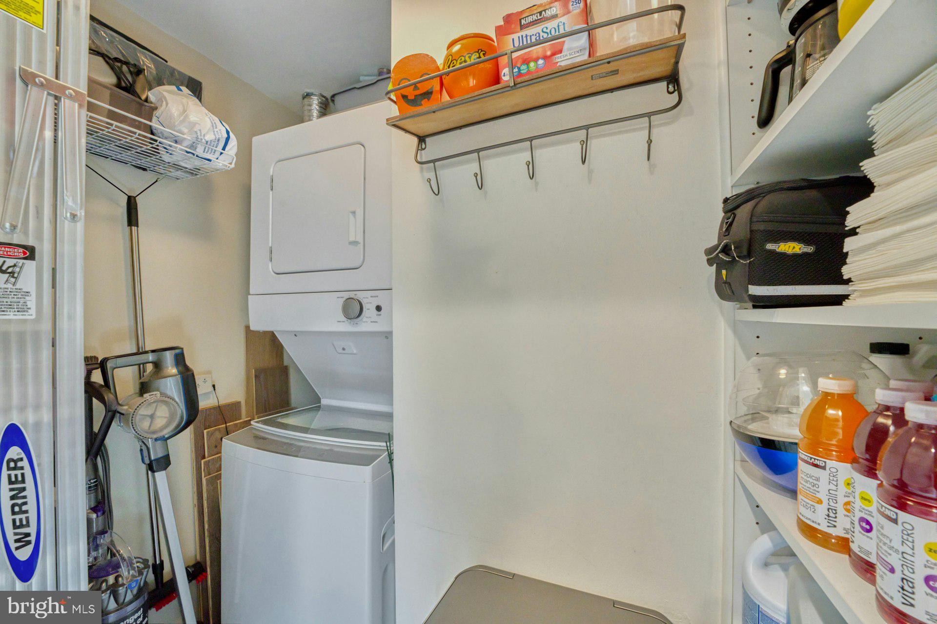 WOLFE ALLEY - Residential