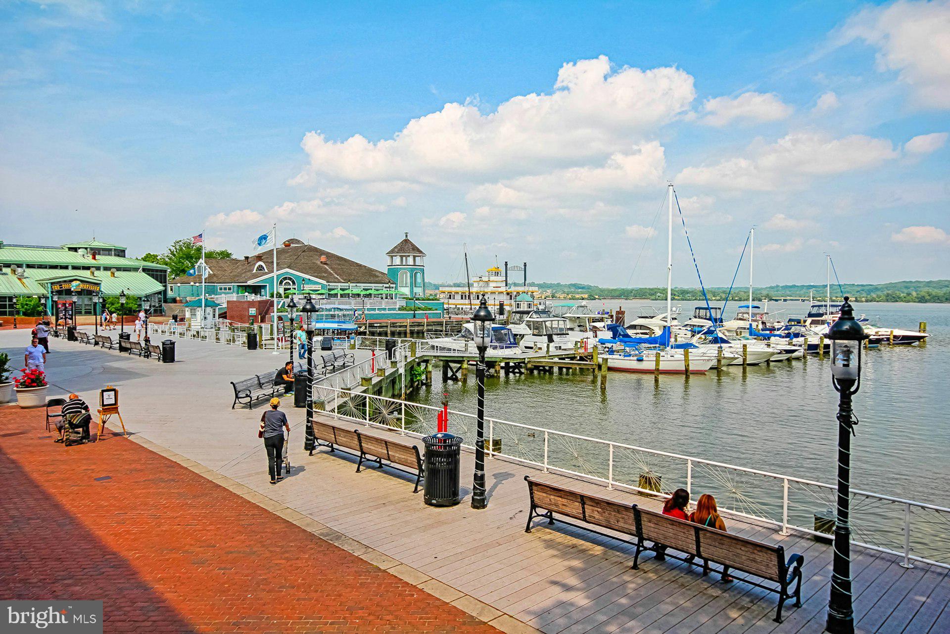 WOLFE ALLEY - Residential