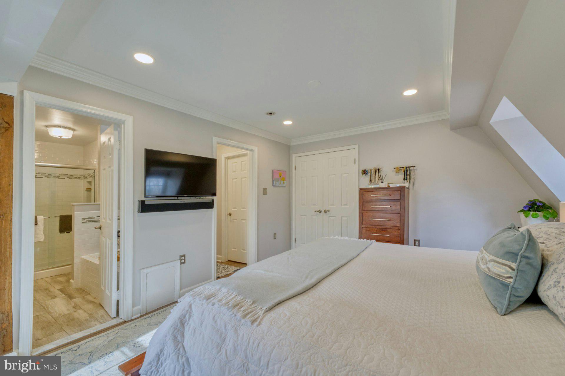 WOLFE ALLEY - Residential