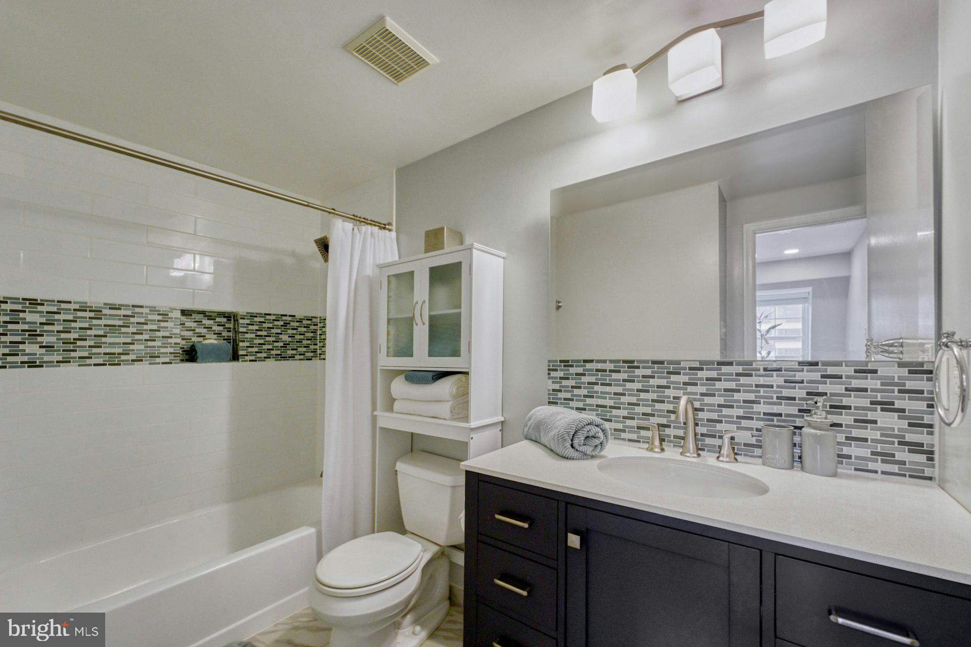 WOLFE ALLEY - Residential