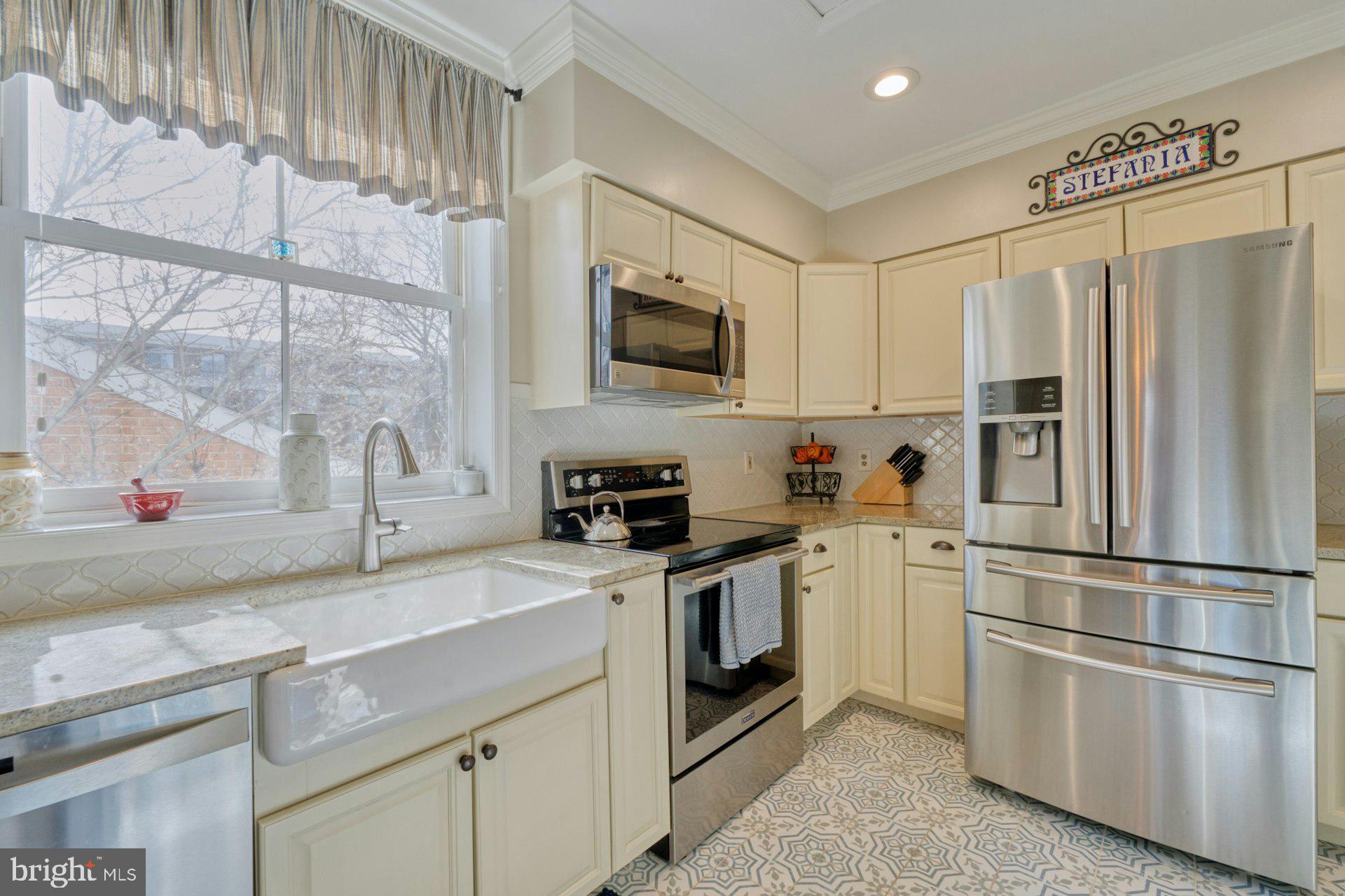 WOLFE ALLEY - Residential