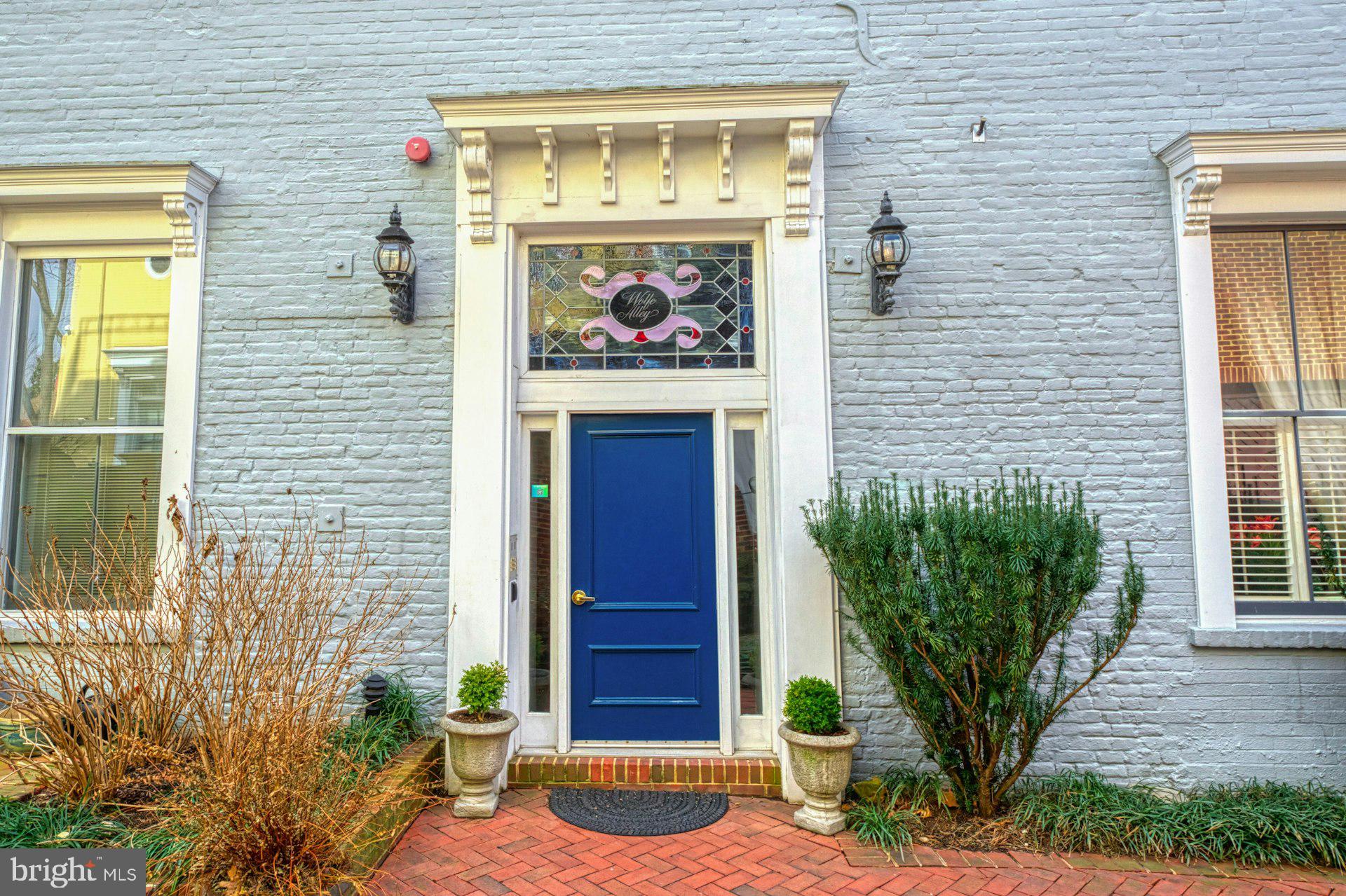 WOLFE ALLEY - Residential