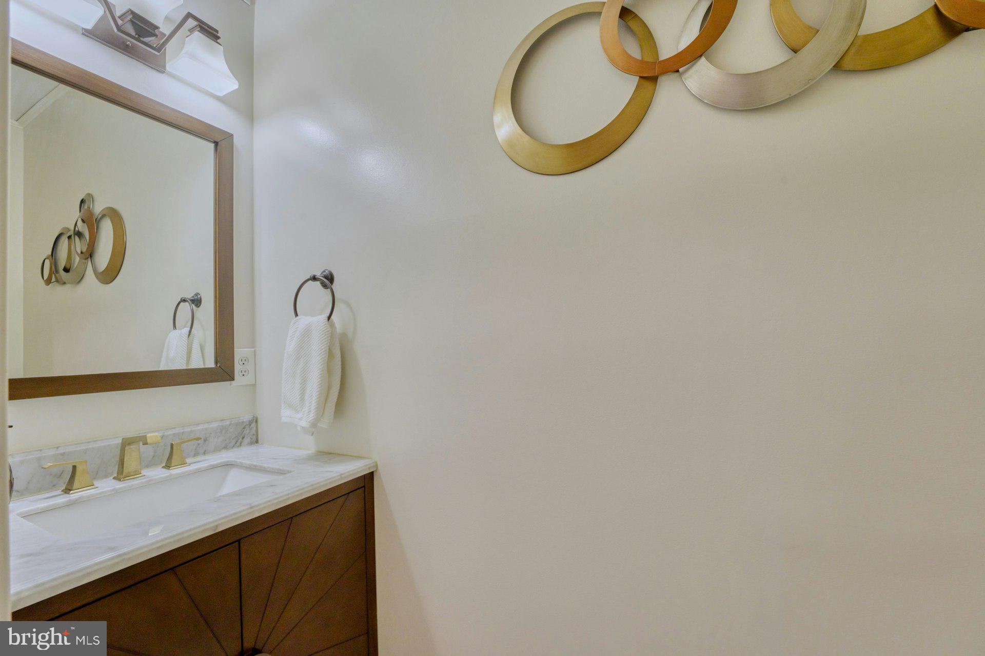 WOLFE ALLEY - Residential