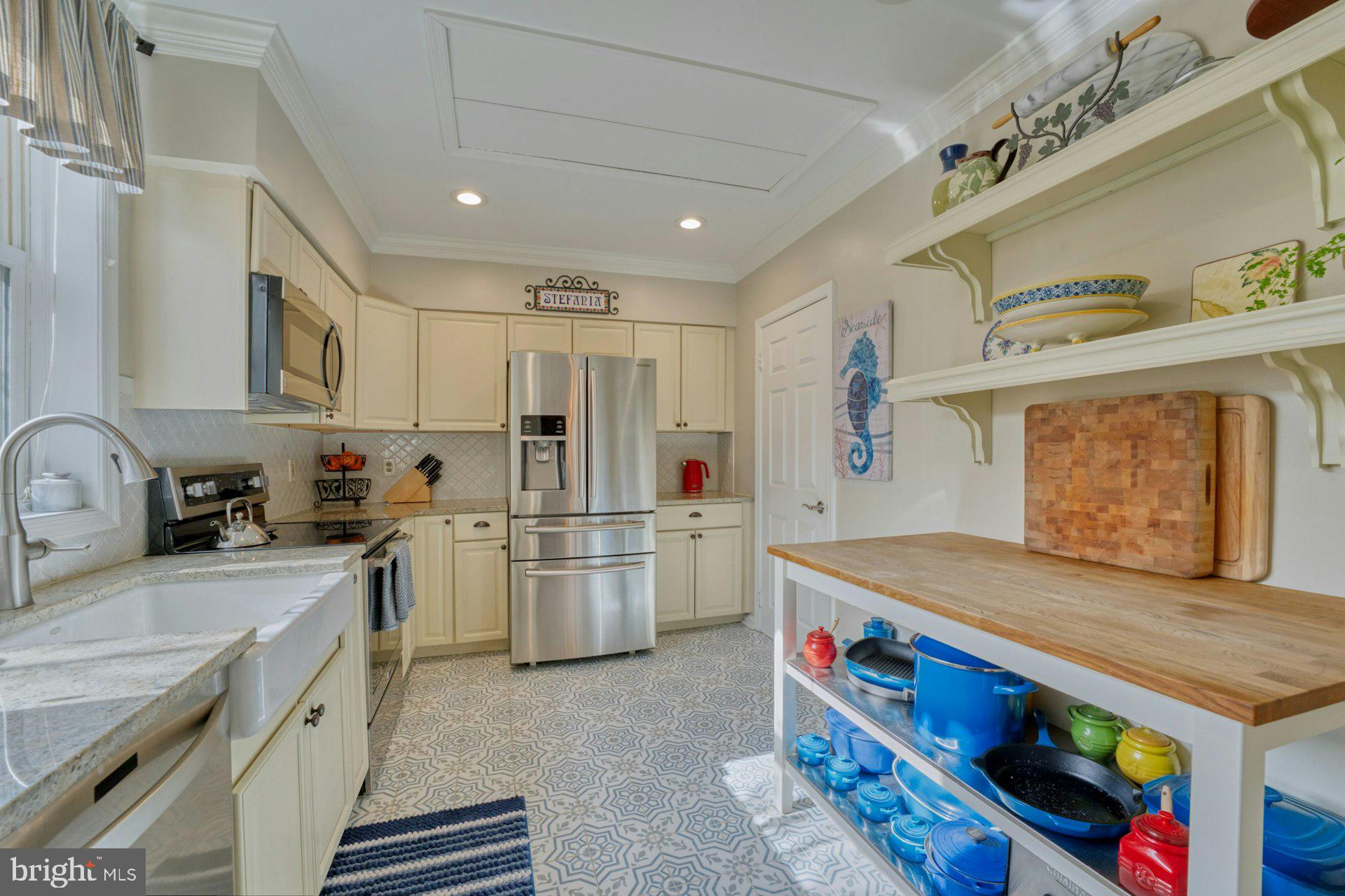 WOLFE ALLEY - Residential