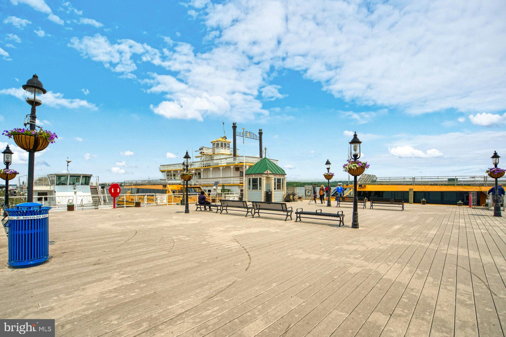 WOLFE ALLEY - Residential