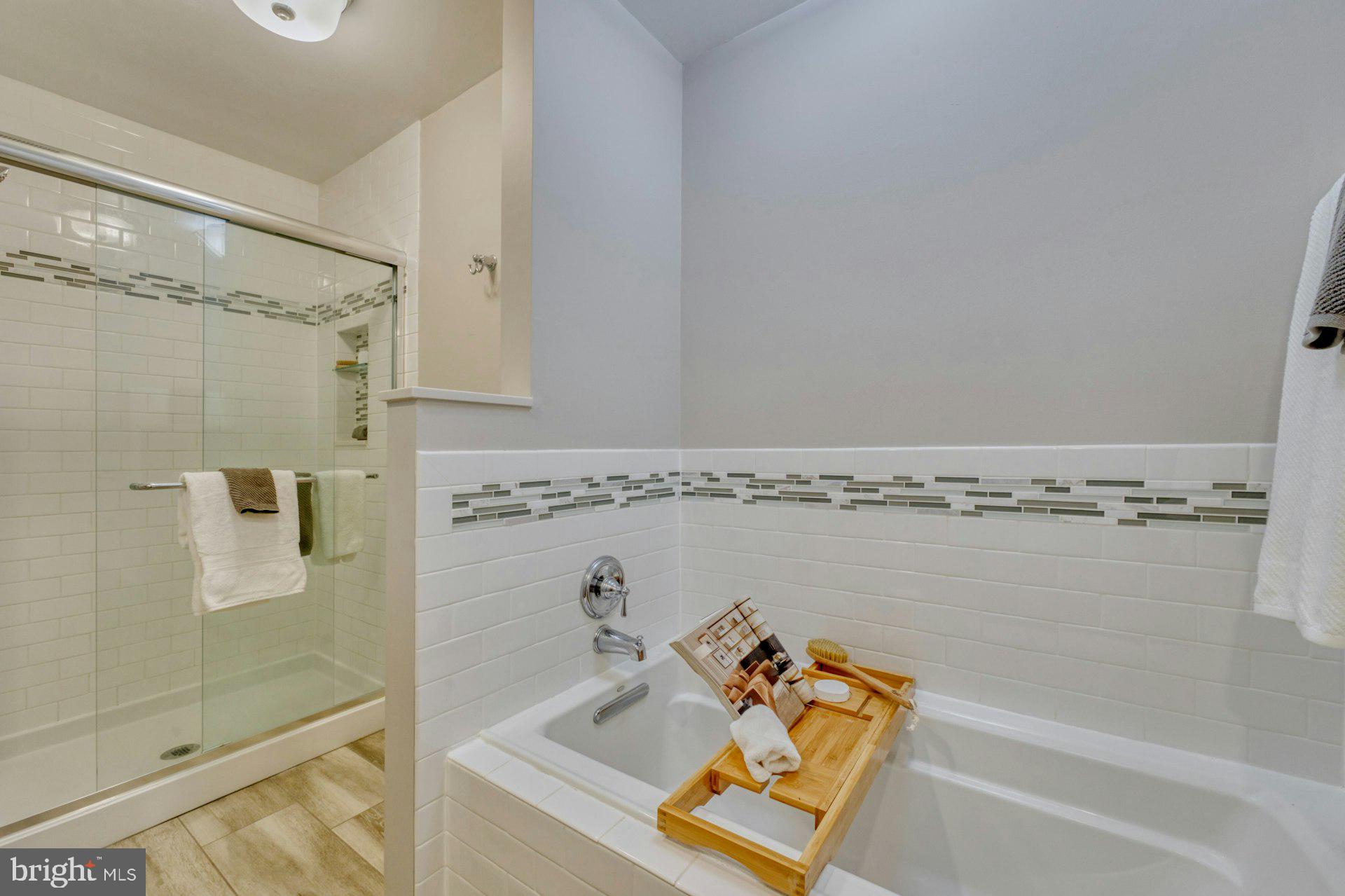 WOLFE ALLEY - Residential