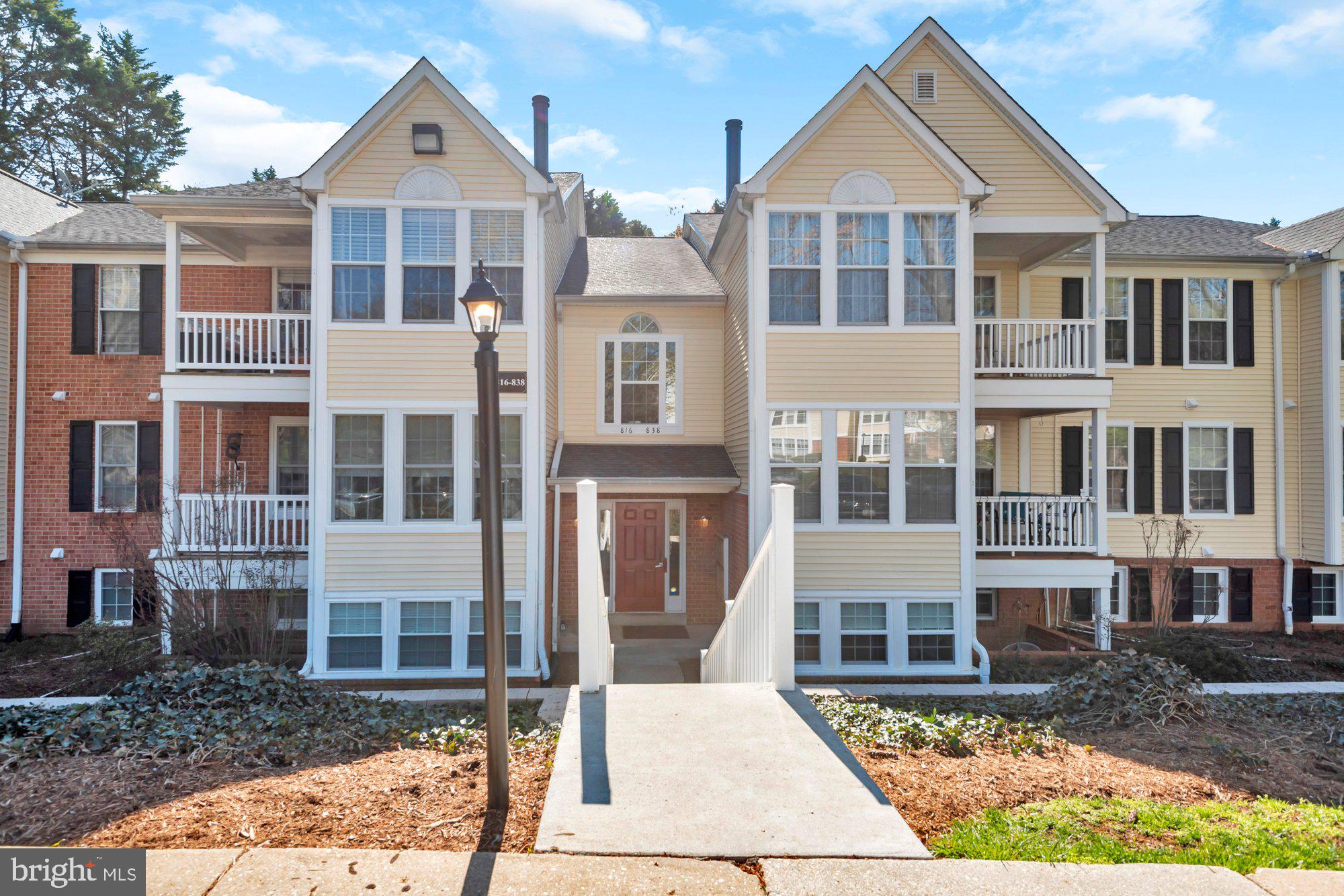 DEEP CREEK COMMONS - Residential