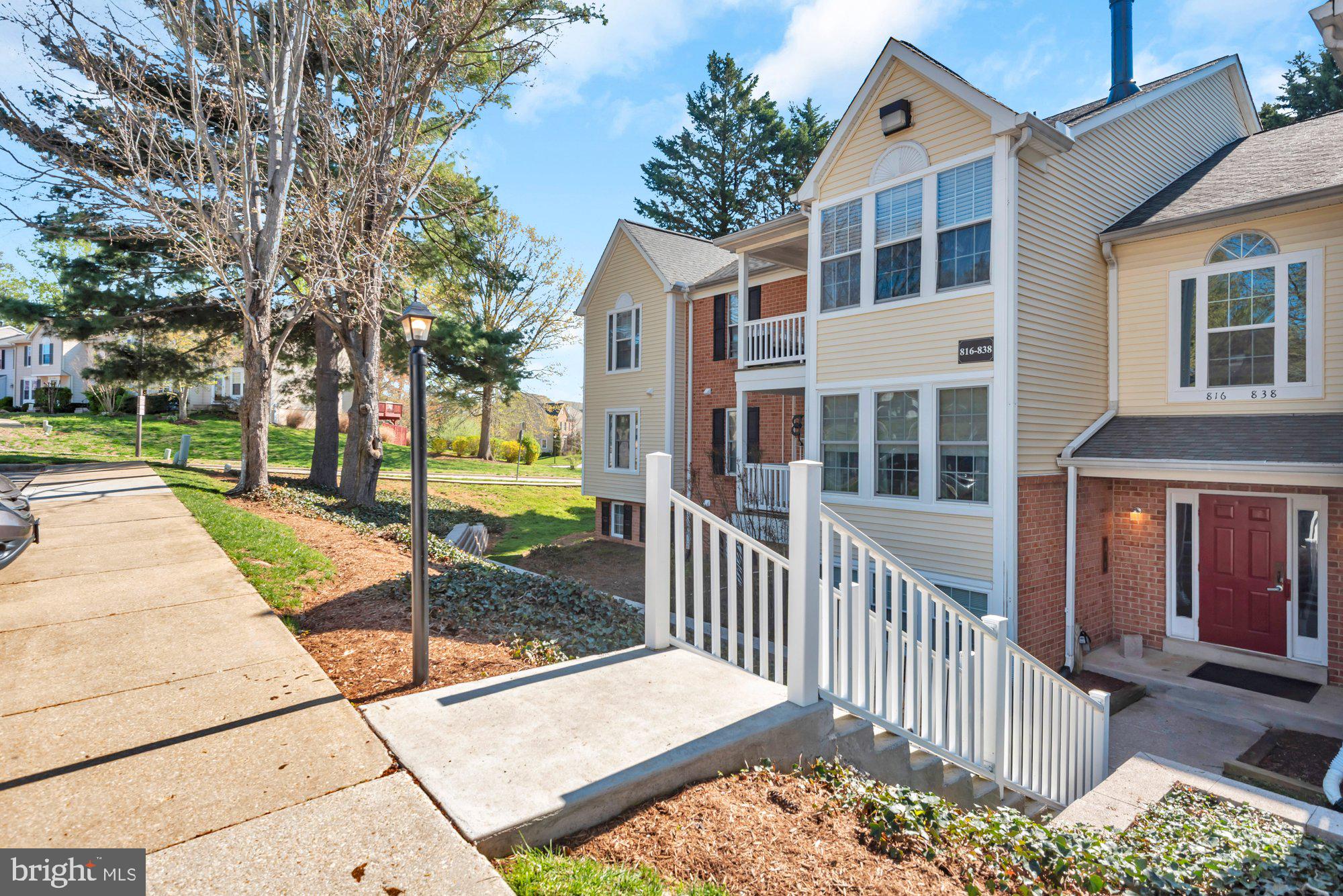 DEEP CREEK COMMONS - Residential