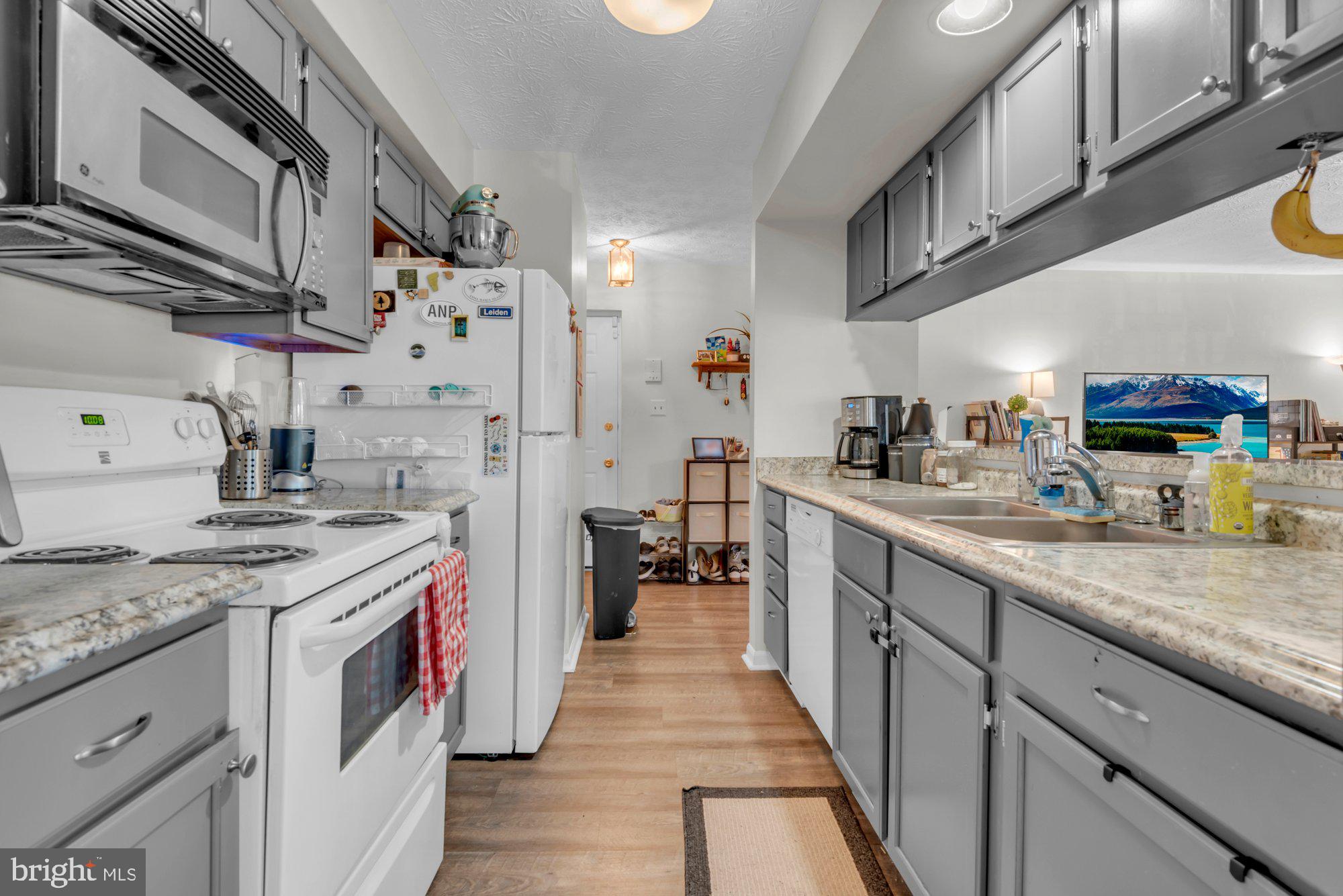 DEEP CREEK COMMONS - Residential