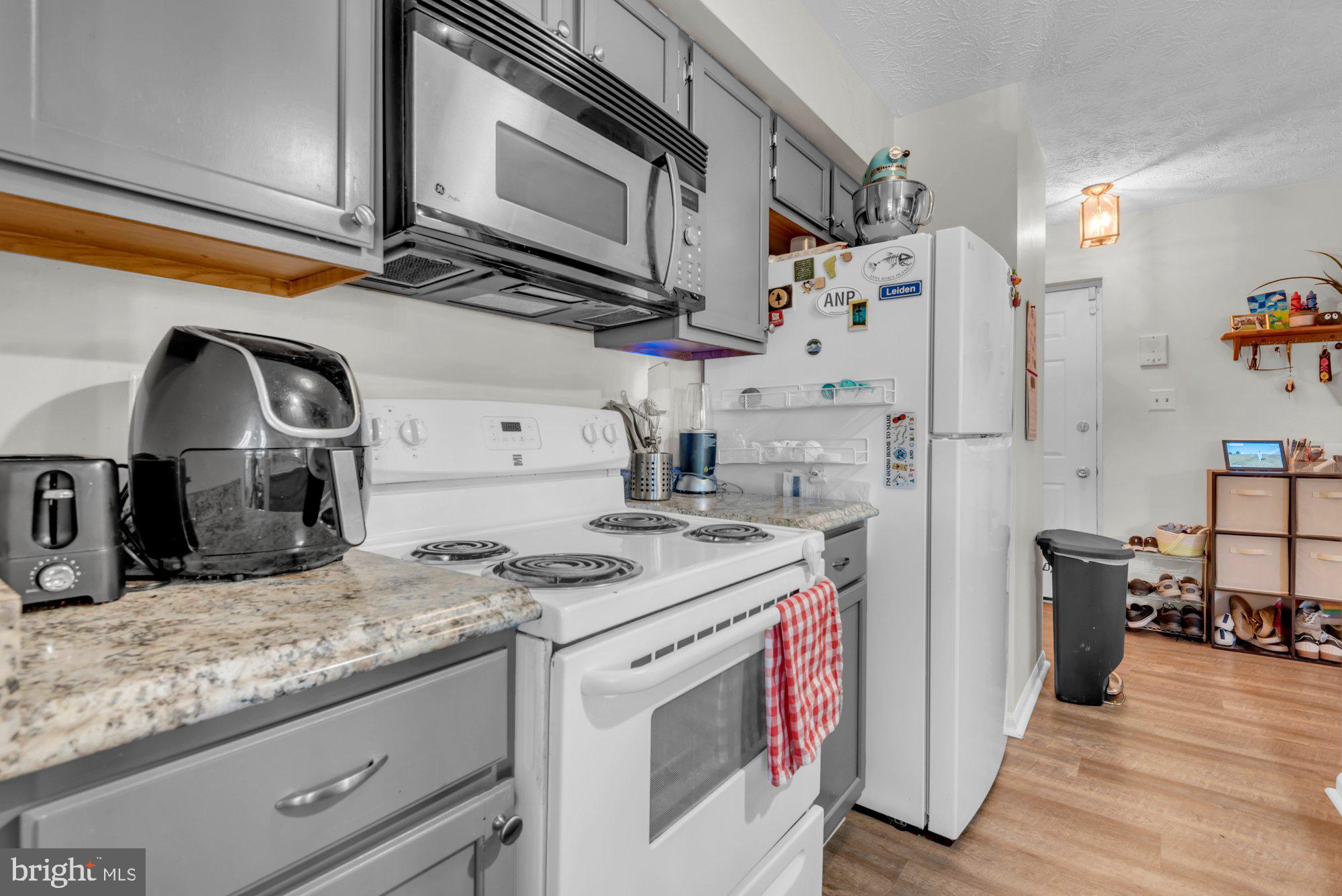 DEEP CREEK COMMONS - Residential