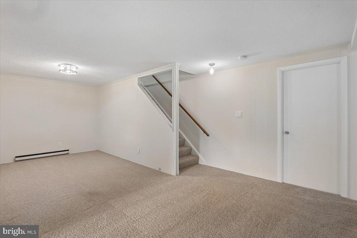 DARNESTOWN OUTSIDE - Residential