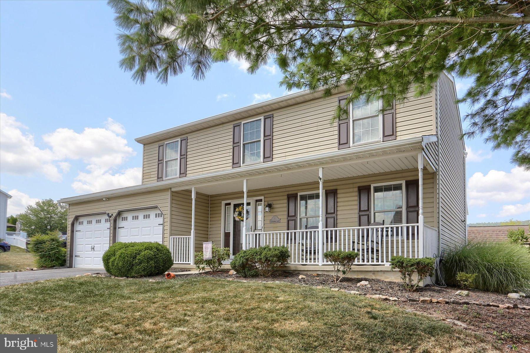 921 MAPLEWOOD LANE