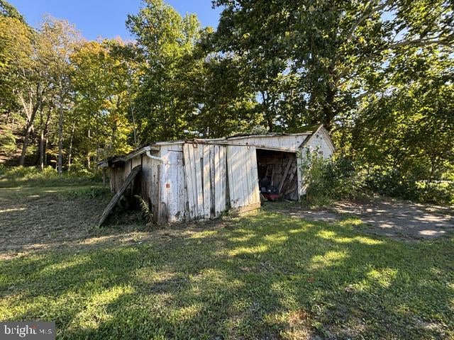 25 CLARK LANE