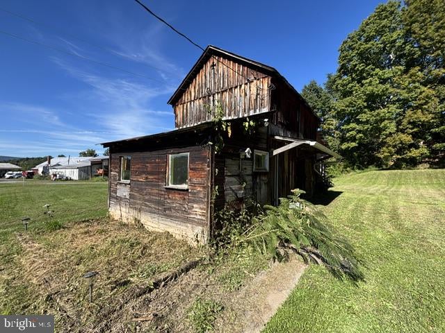25 CLARK LANE