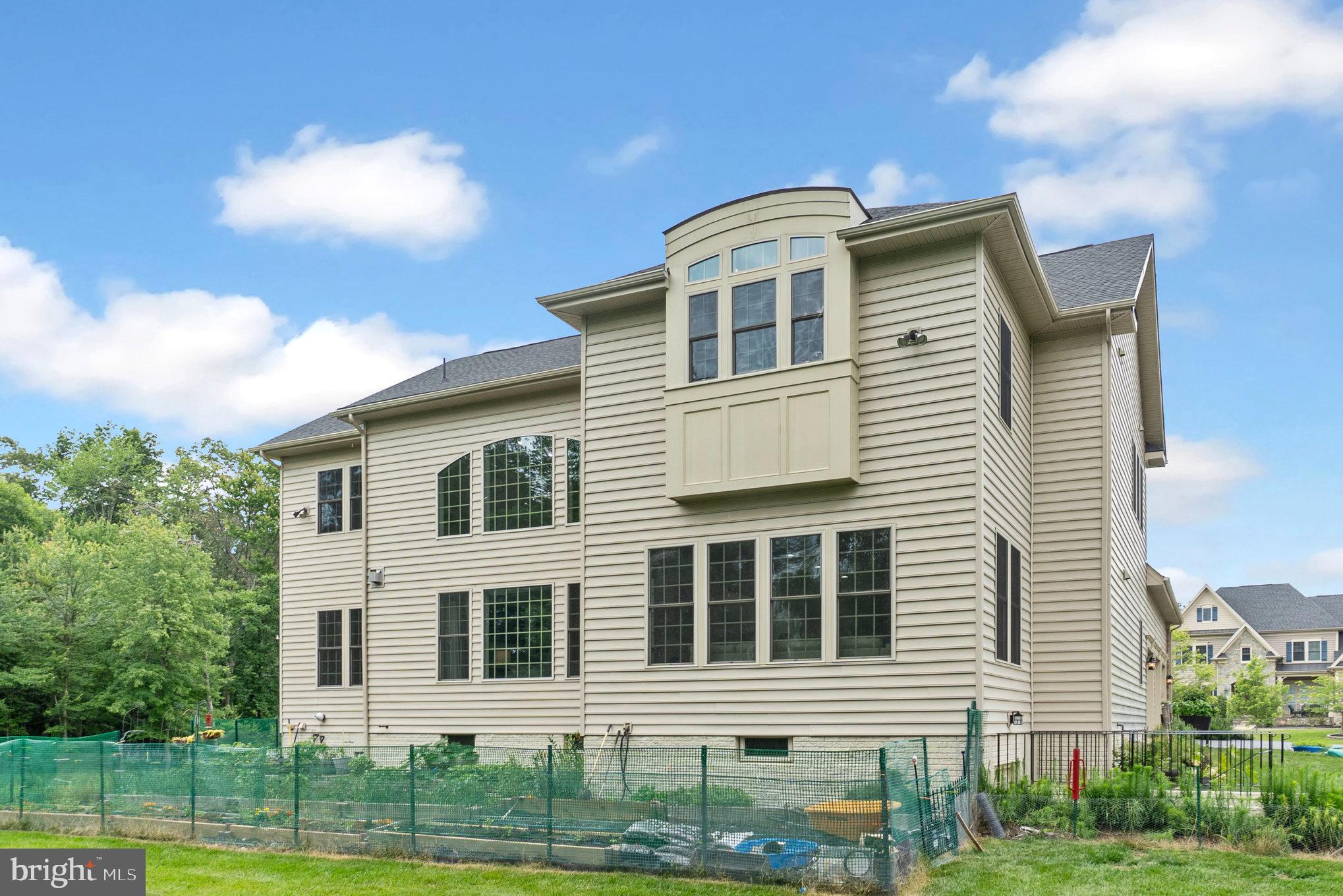 MEADOWS 2 - Residential