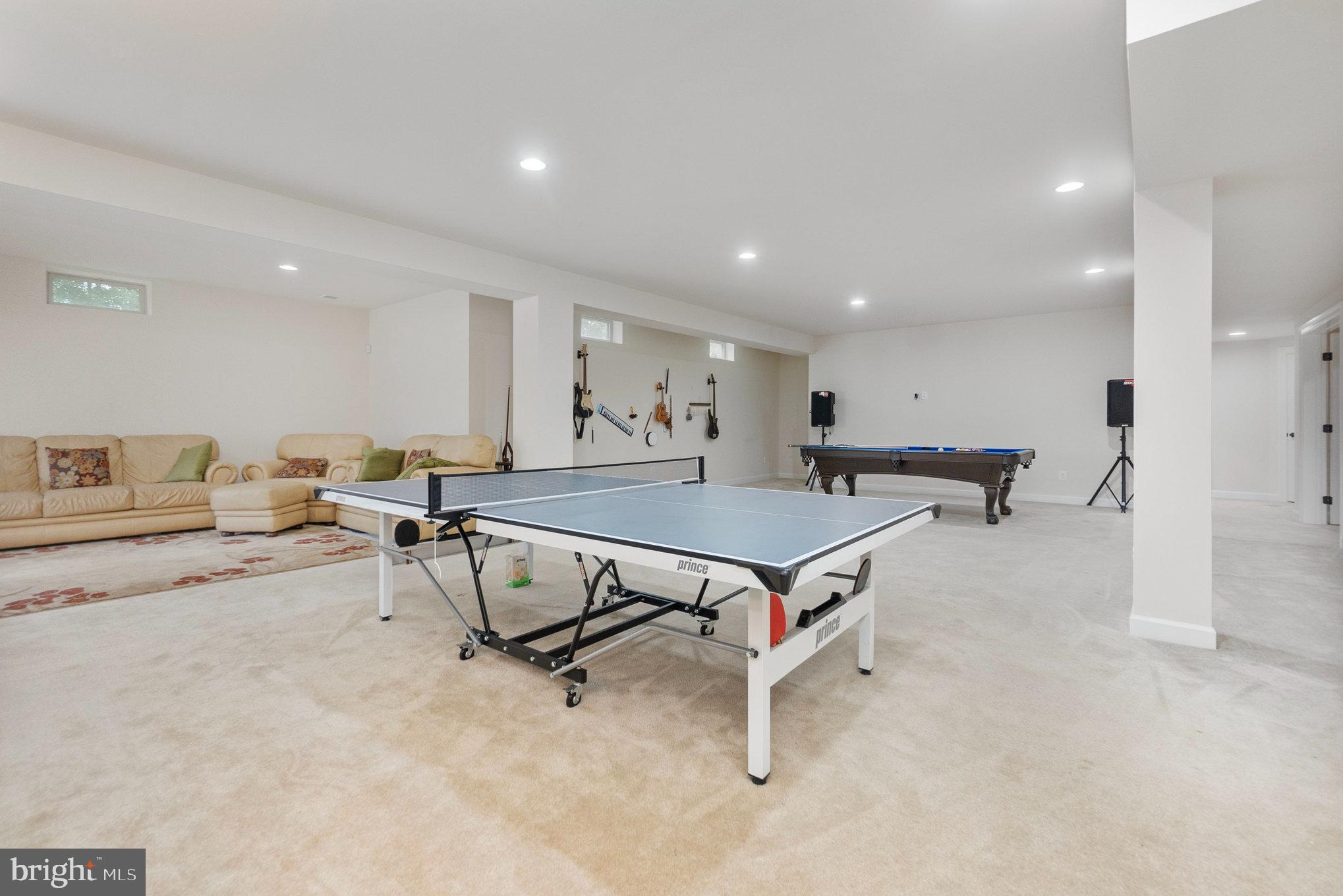 MEADOWS 2 - Residential