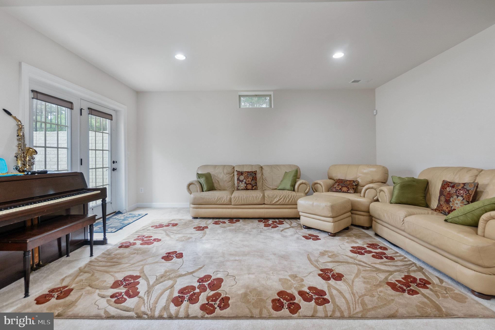 MEADOWS 2 - Residential