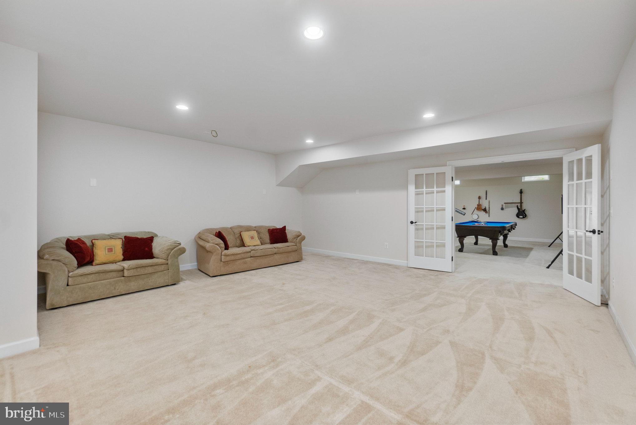 MEADOWS 2 - Residential