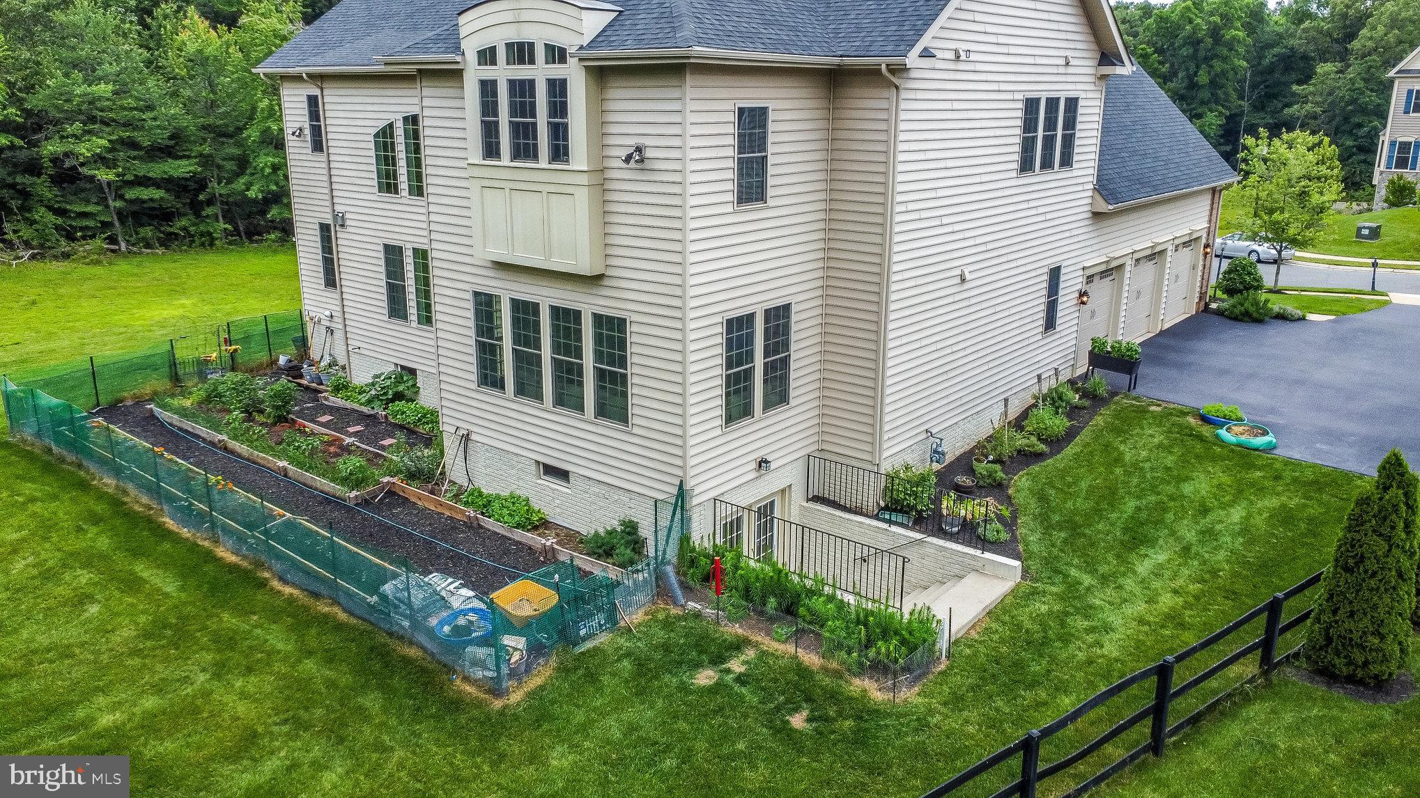 MEADOWS 2 - Residential